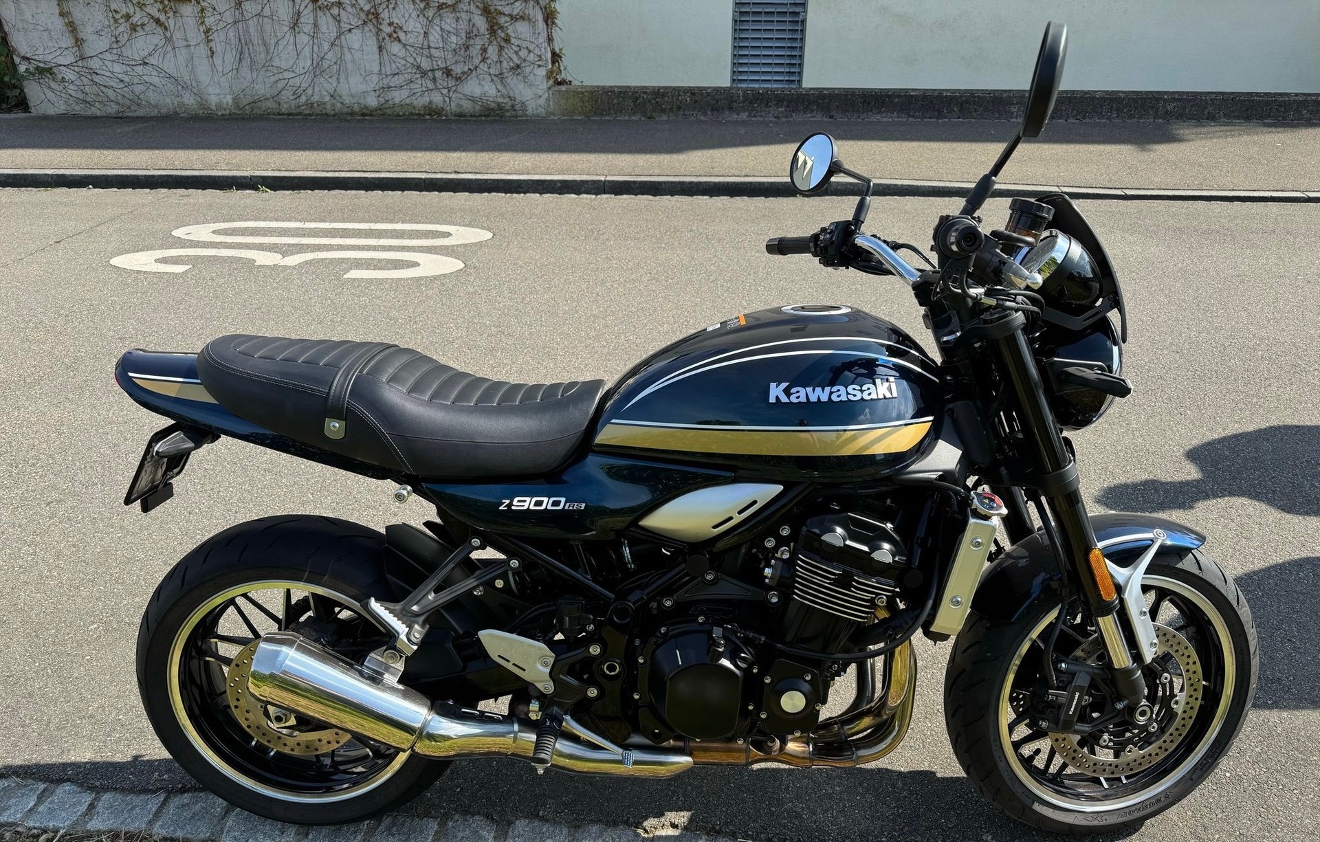 KAWASAKI Z 900 RS-image-1