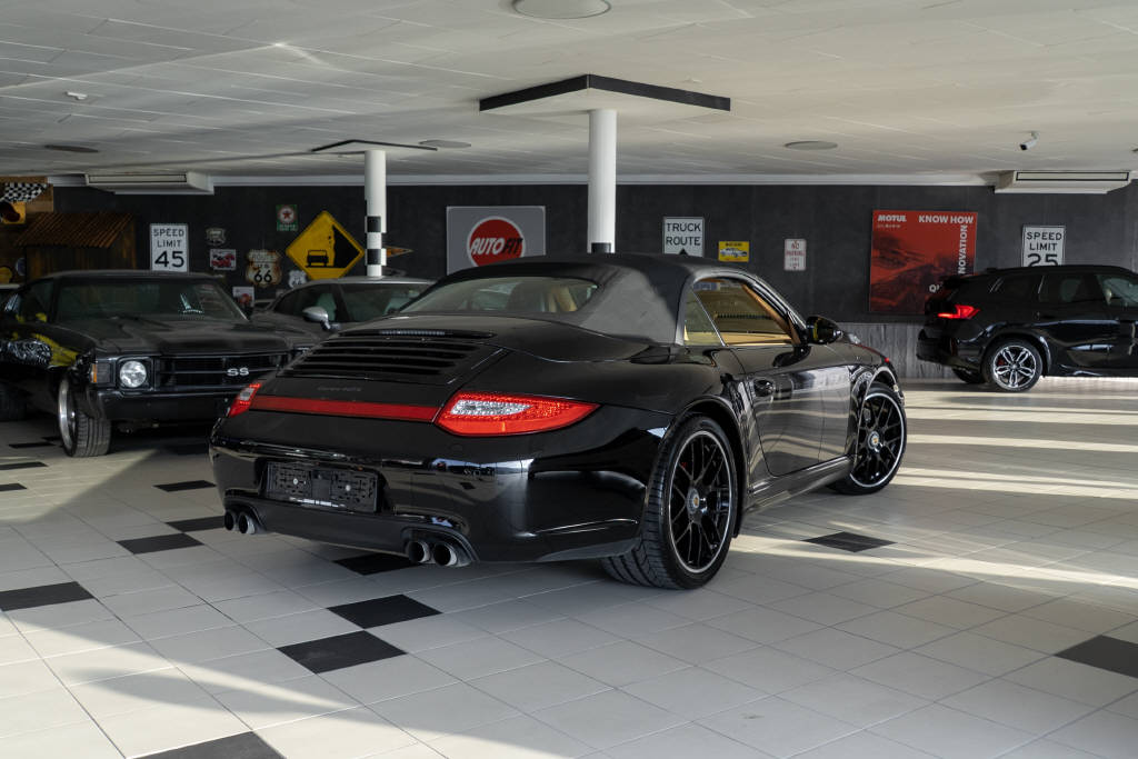 PORSCHE 911 Cabriolet 3.8 Carrera 4 GTS PDK-showroom-element-1