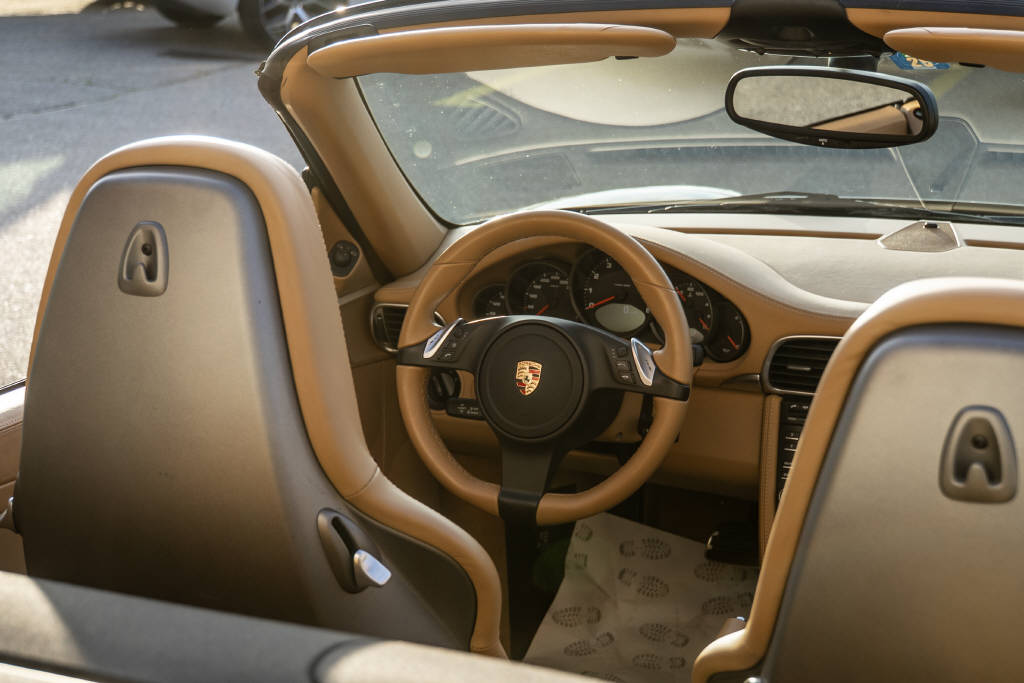 PORSCHE 911 Cabriolet 3.8 Carrera 4 GTS PDK-image-21
