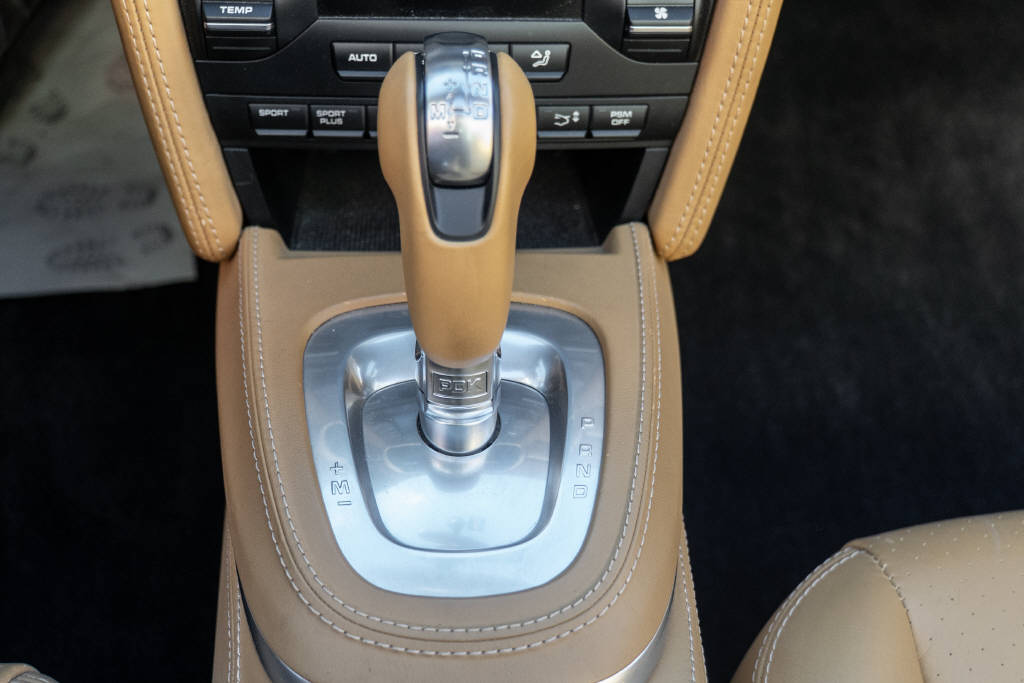 PORSCHE 911 Cabriolet 3.8 Carrera 4 GTS PDK-image-9
