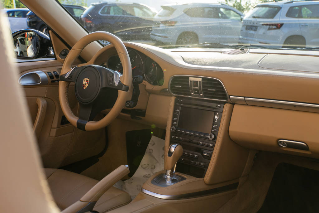 PORSCHE 911 Cabriolet 3.8 Carrera 4 GTS PDK-image-12