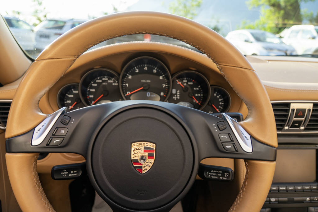 PORSCHE 911 Cabriolet 3.8 Carrera 4 GTS PDK-image-11