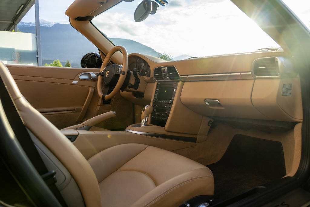 PORSCHE 911 Cabriolet 3.8 Carrera 4 GTS PDK-image-18
