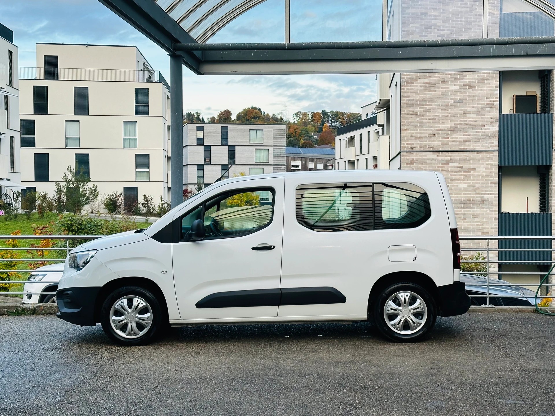 OPEL Combo Life 1.2 Enjoy-image-7