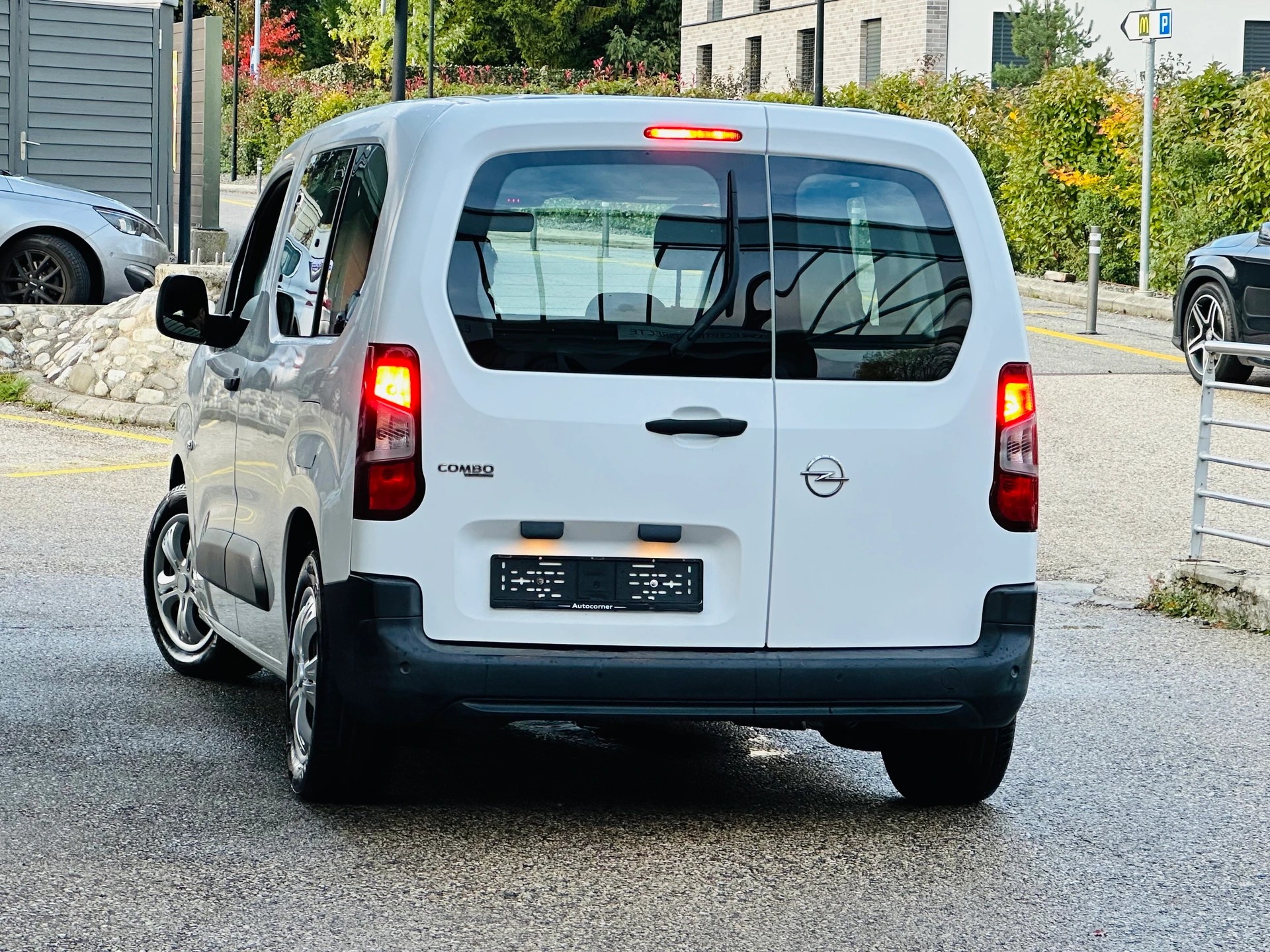 OPEL Combo Life 1.2 Enjoy-image-5