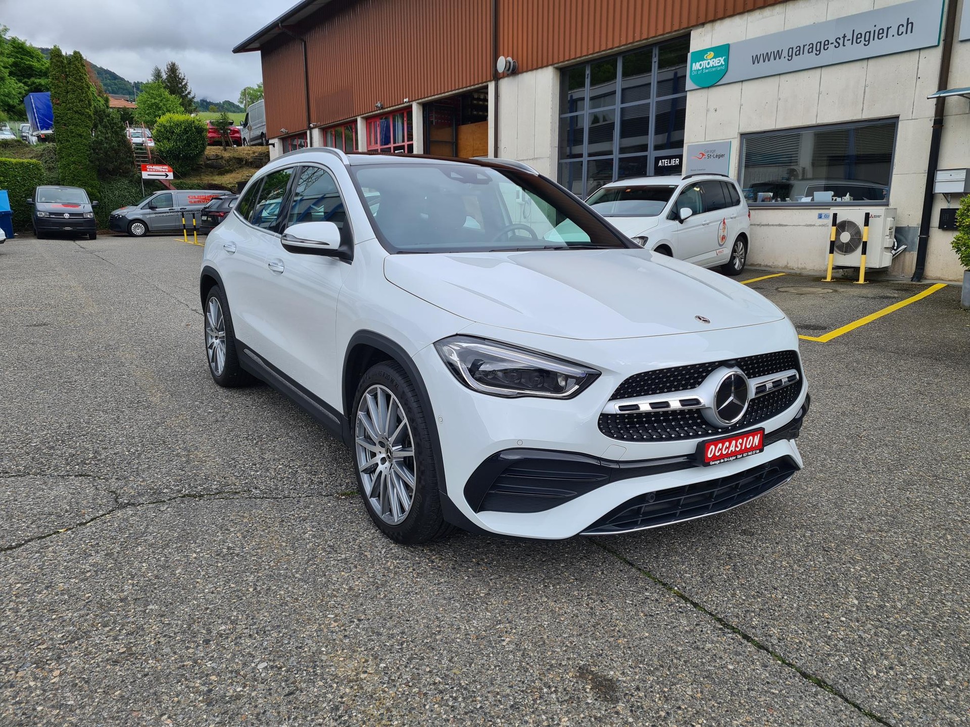MERCEDES-BENZ GLA 250 4Matic AMG Line 8G-DCT
