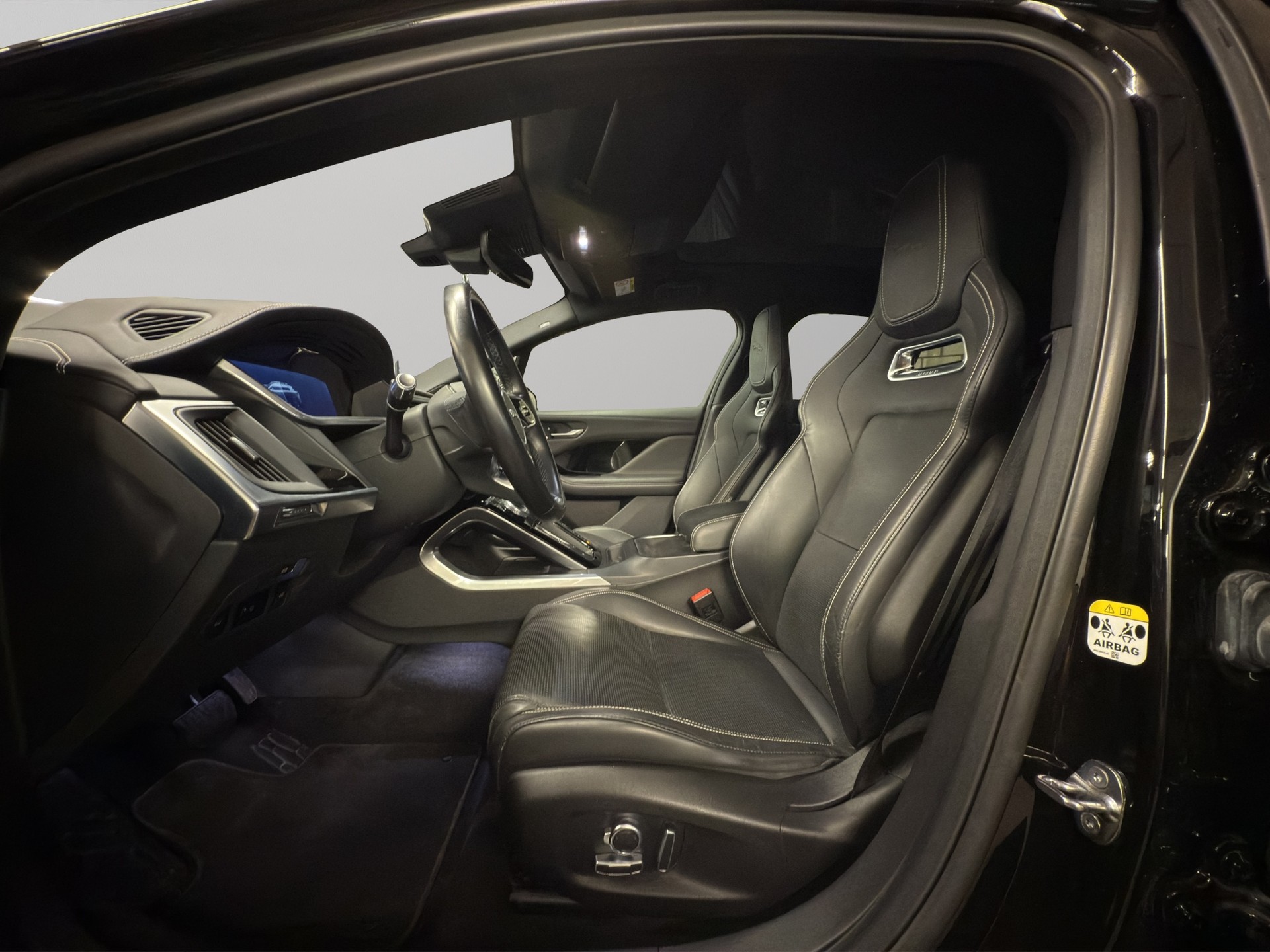 JAGUAR I-Pace EV400 HSE AWD-image-16