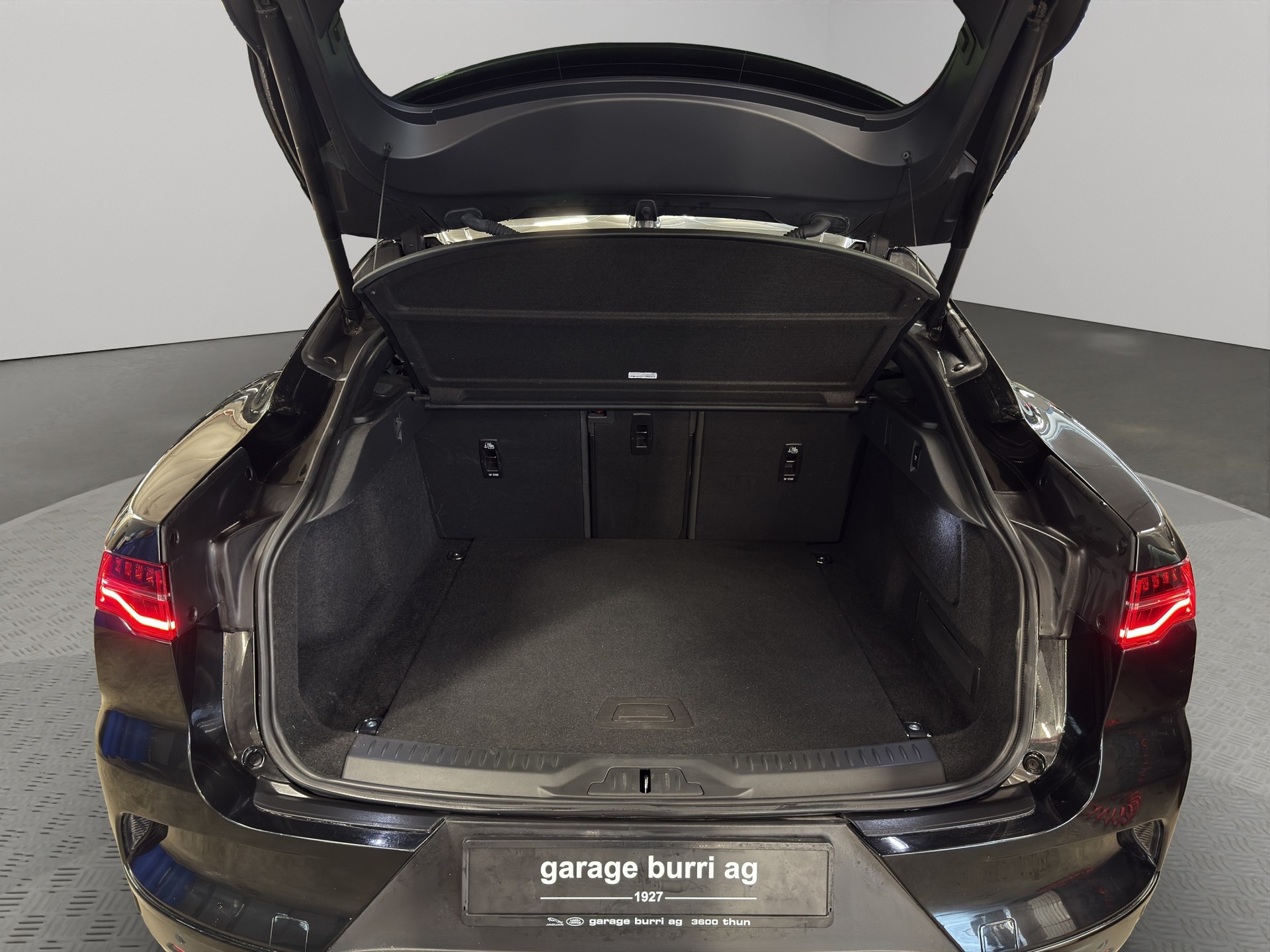 JAGUAR I-Pace EV400 HSE AWD-image-11