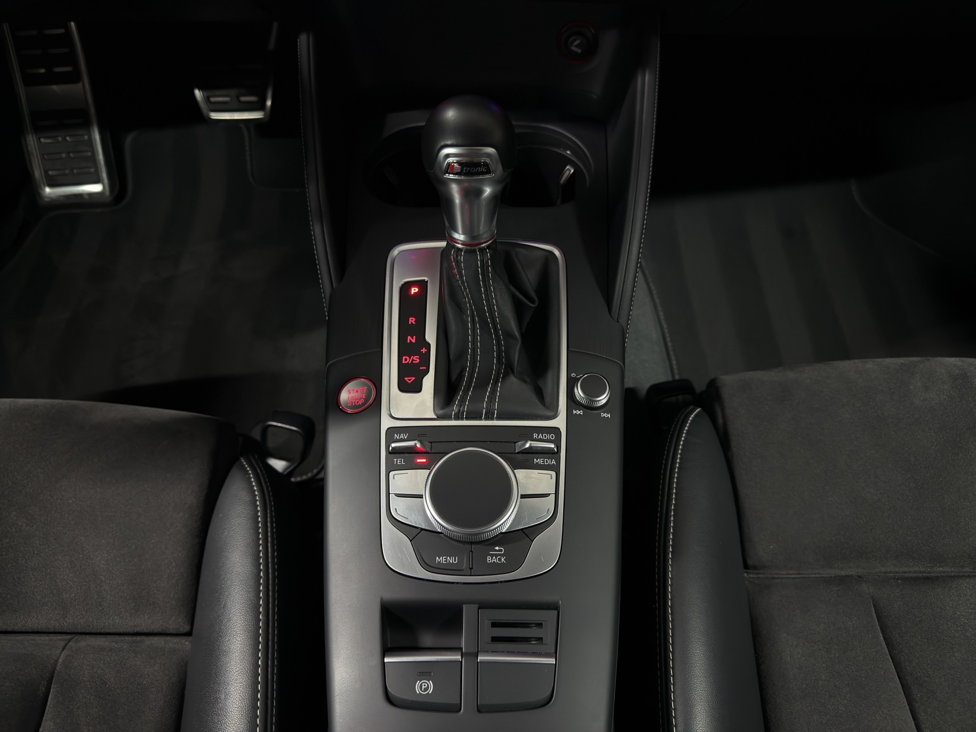 AUDI S3 Sportback 2.0 TFSI quattro S-tronic-image-17