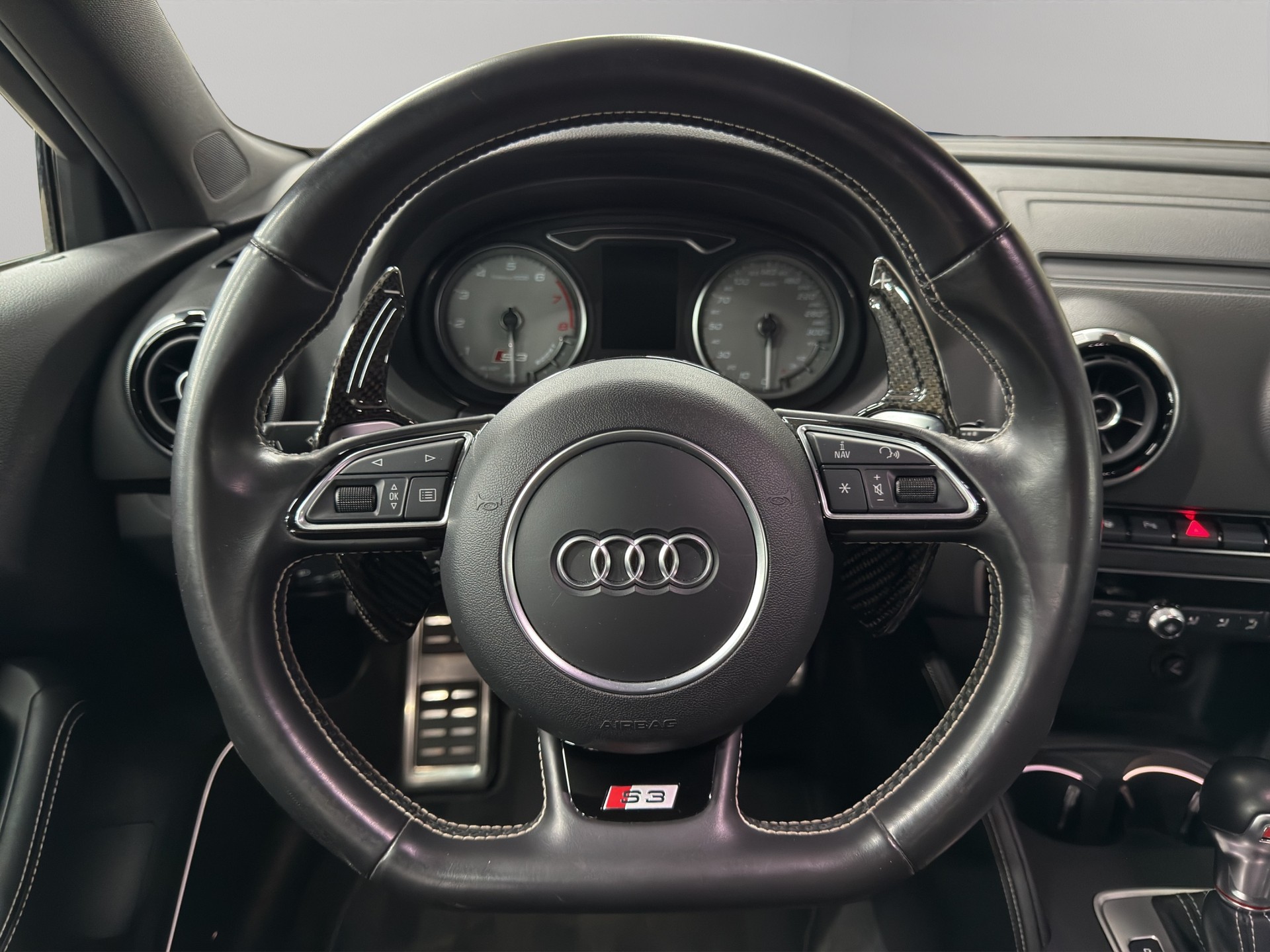 AUDI S3 Sportback 2.0 TFSI quattro S-tronic-image-15
