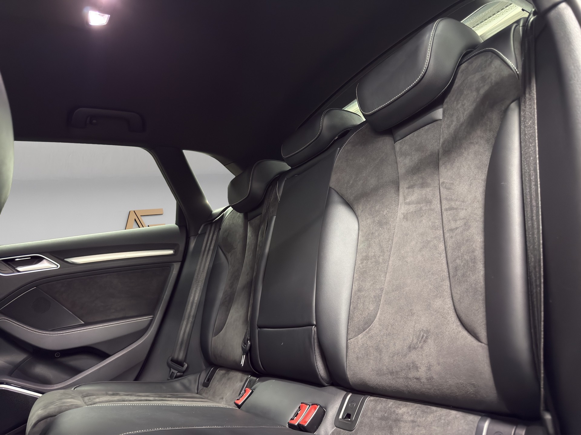 AUDI S3 Sportback 2.0 TFSI quattro S-tronic-image-25