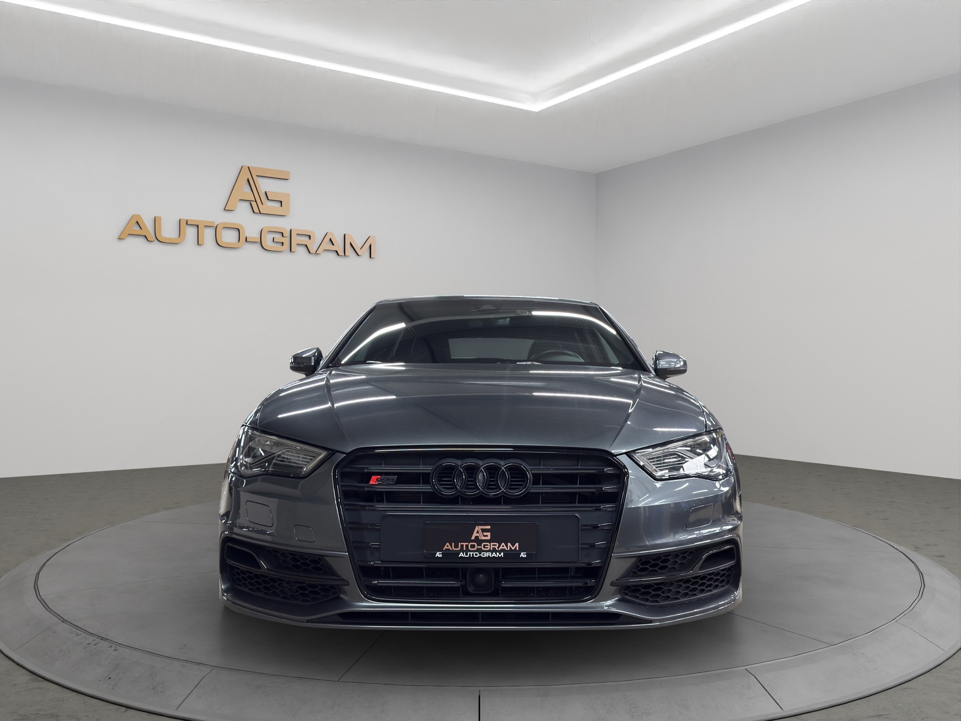 AUDI S3 Sportback 2.0 TFSI quattro S-tronic-showroom-element-1