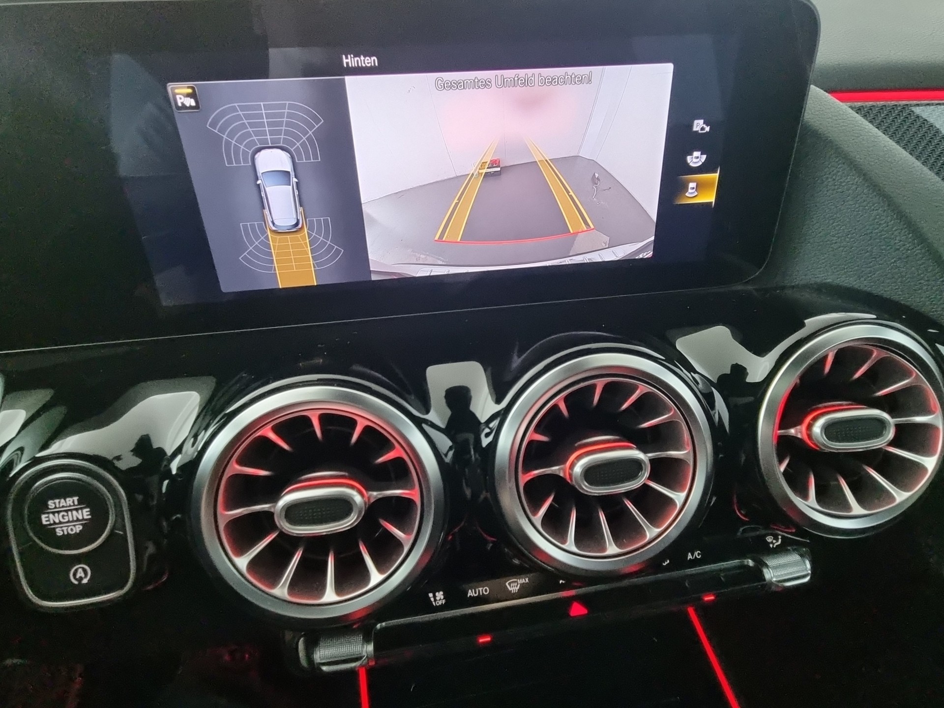 MERCEDES-BENZ GLA 250 AMG-Line 4Matic 8G-Speedshift DCT-image-15