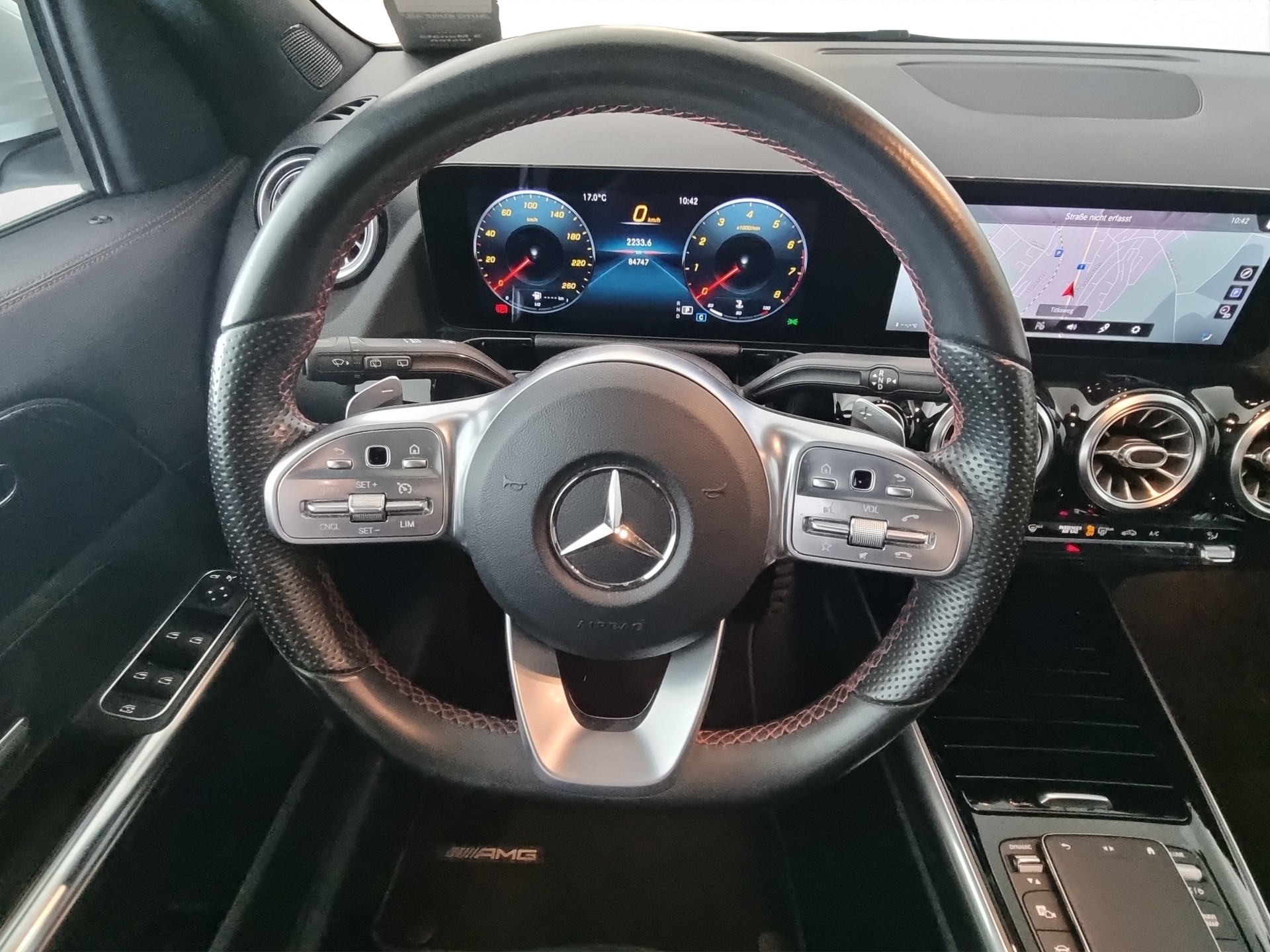 MERCEDES-BENZ GLA 250 AMG-Line 4Matic 8G-Speedshift DCT-image-8