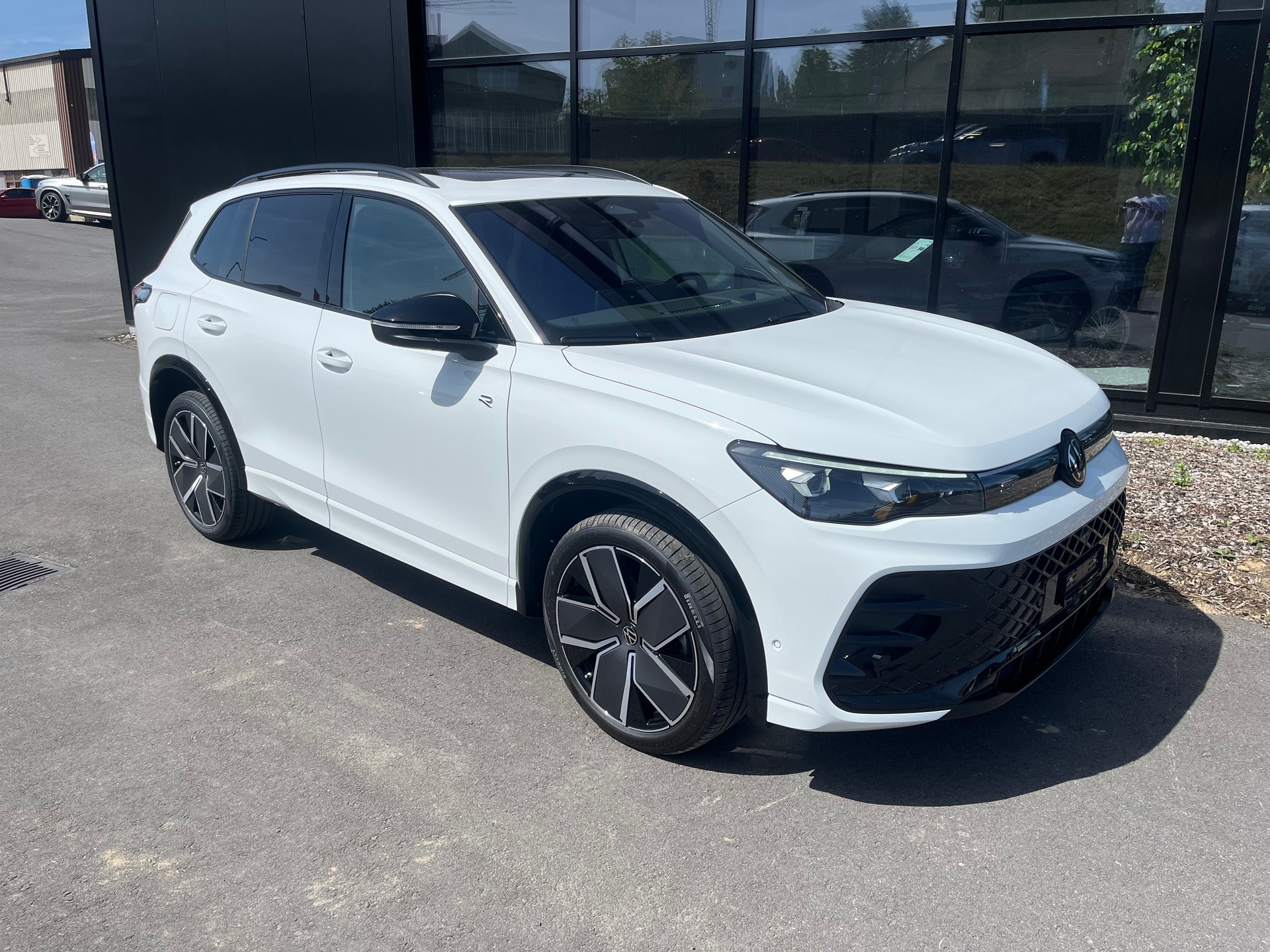 VW Tiguan 1.5 TSI evo2 eHybrid R-Line DSG-image-3