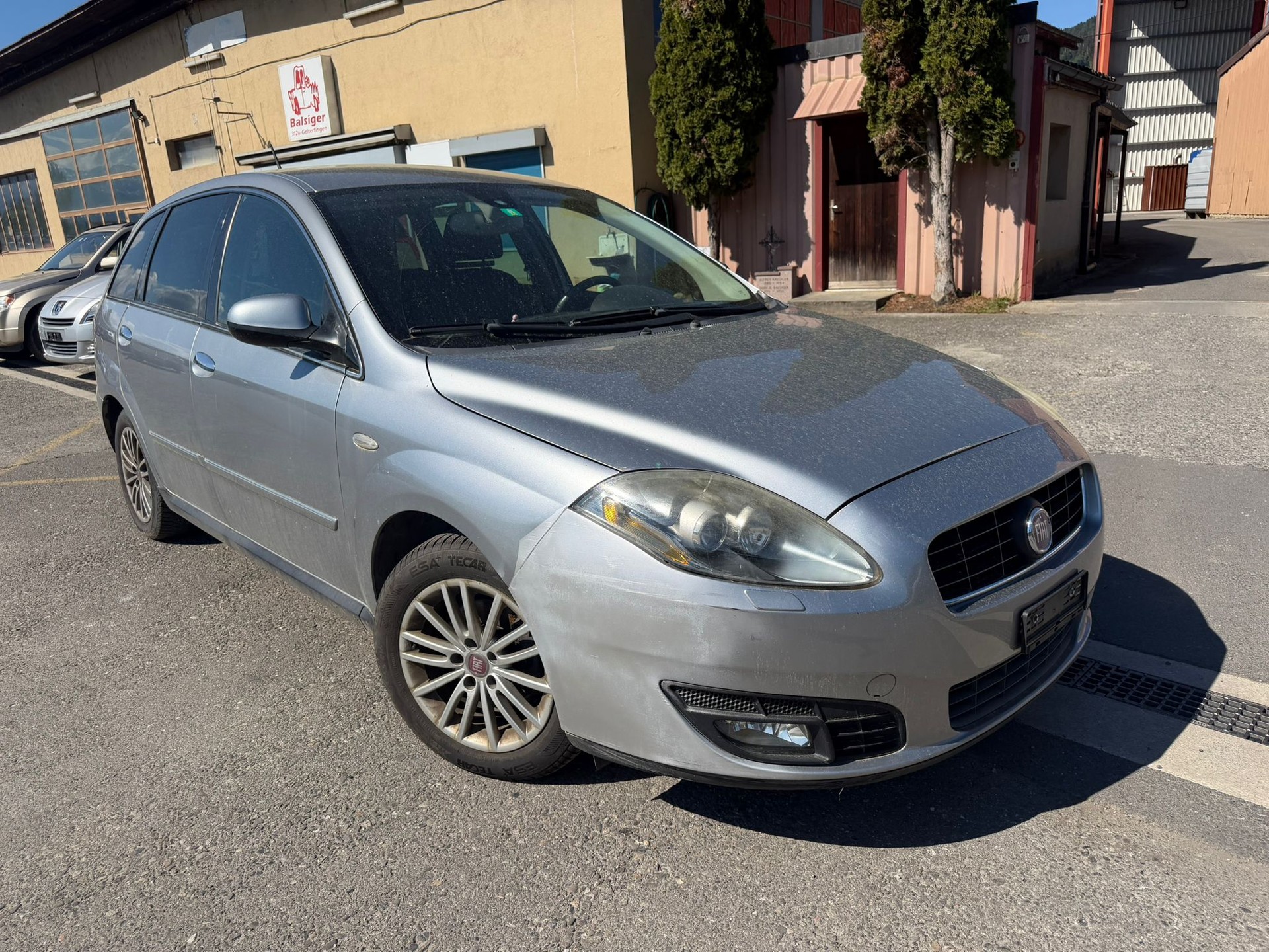FIAT Croma 1.9 16V JTD Emotion-image-1