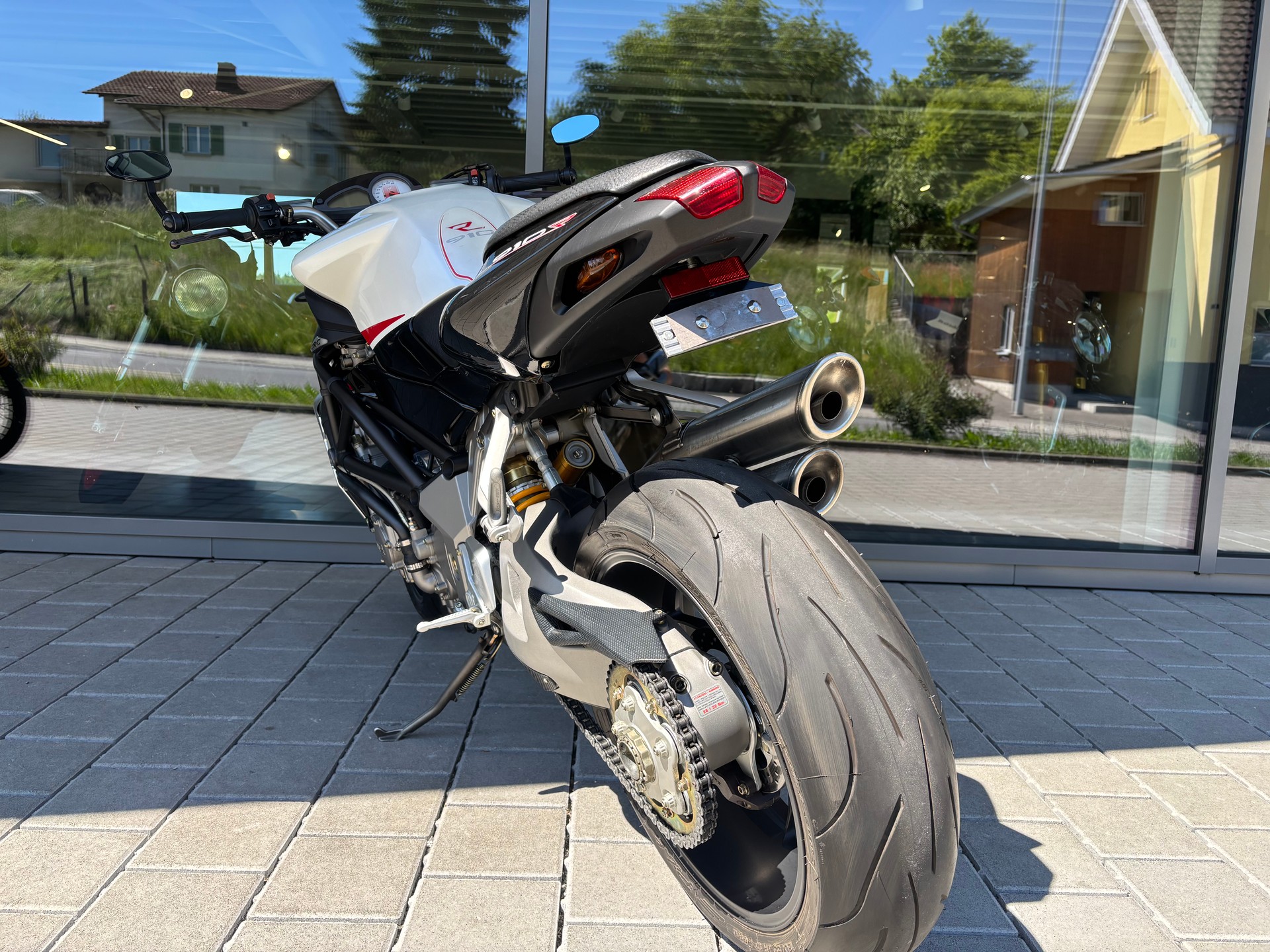 MV AGUSTA B4 Brutale 910 R-image-3