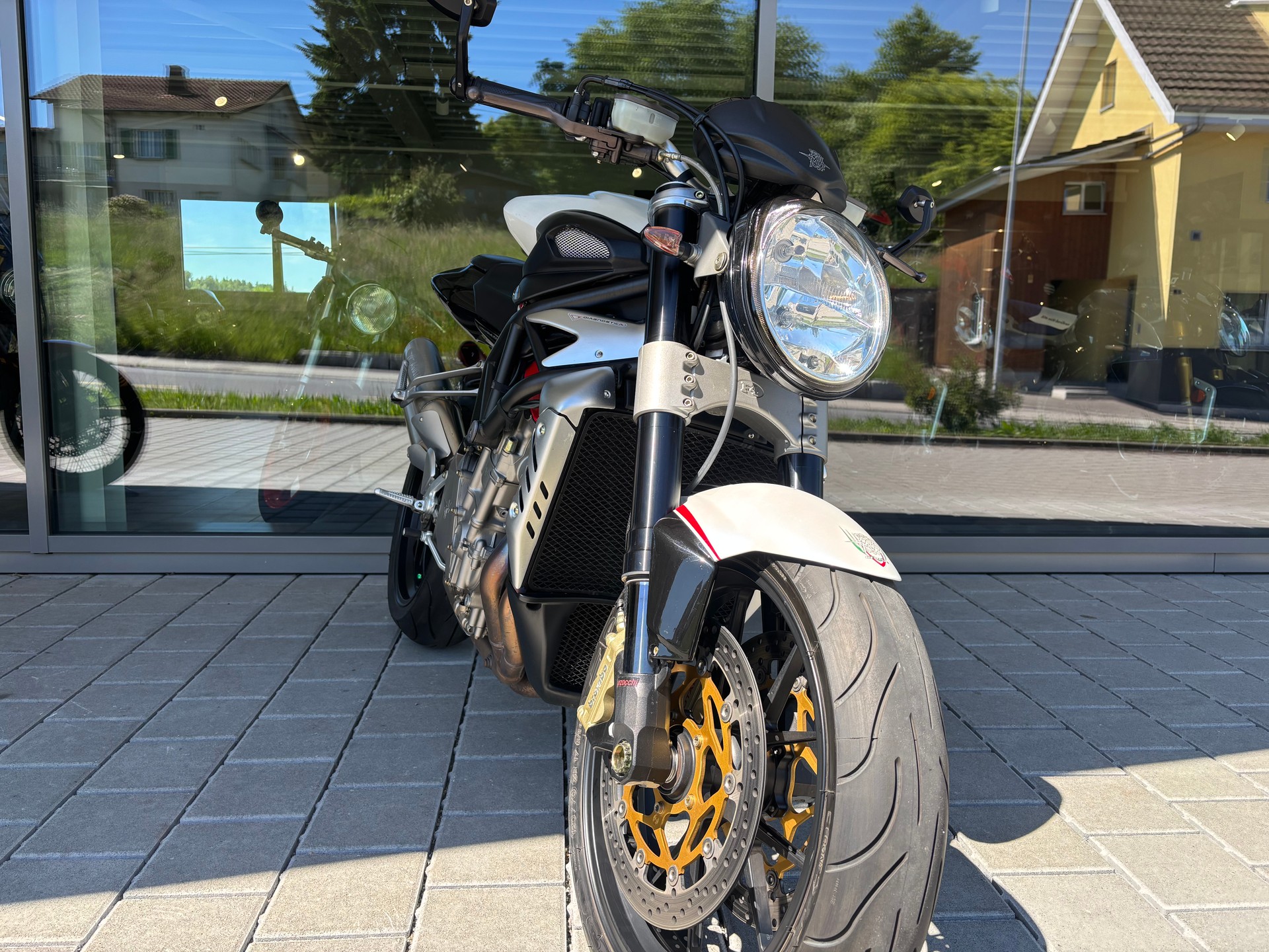 MV AGUSTA B4 Brutale 910 R-image-2