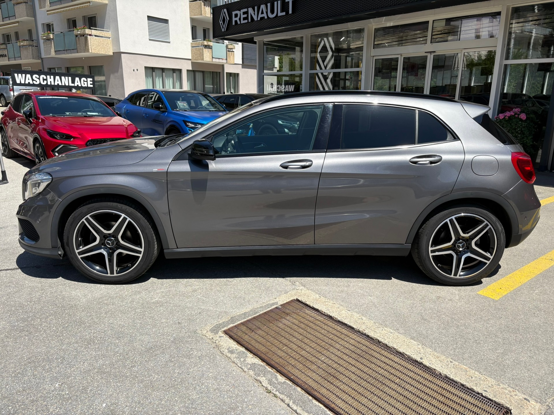 MERCEDES-BENZ GLA 200 CDI Swiss Edition 4 Matic-image-7