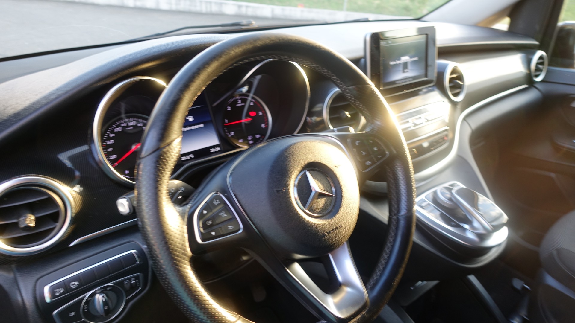 MERCEDES-BENZ V 250 d Swiss Edition lang 4Matic 7G-Tronic-image-6