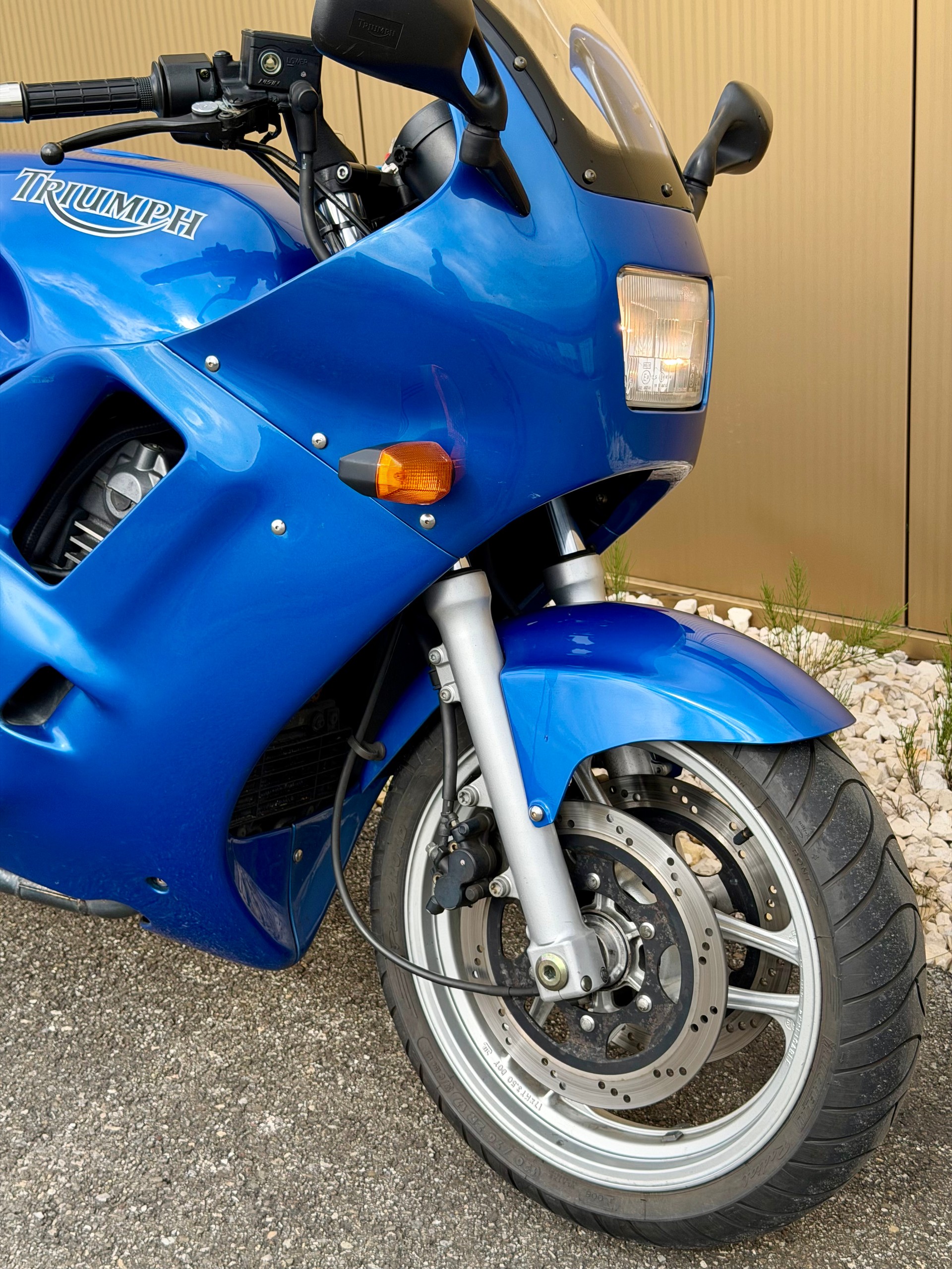 TRIUMPH Trophy 900-image-1