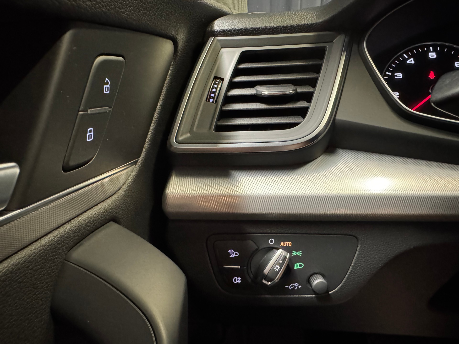 AUDI Q5 2.0 TFSI sport quattro S-tronic S-line (1)-image-19