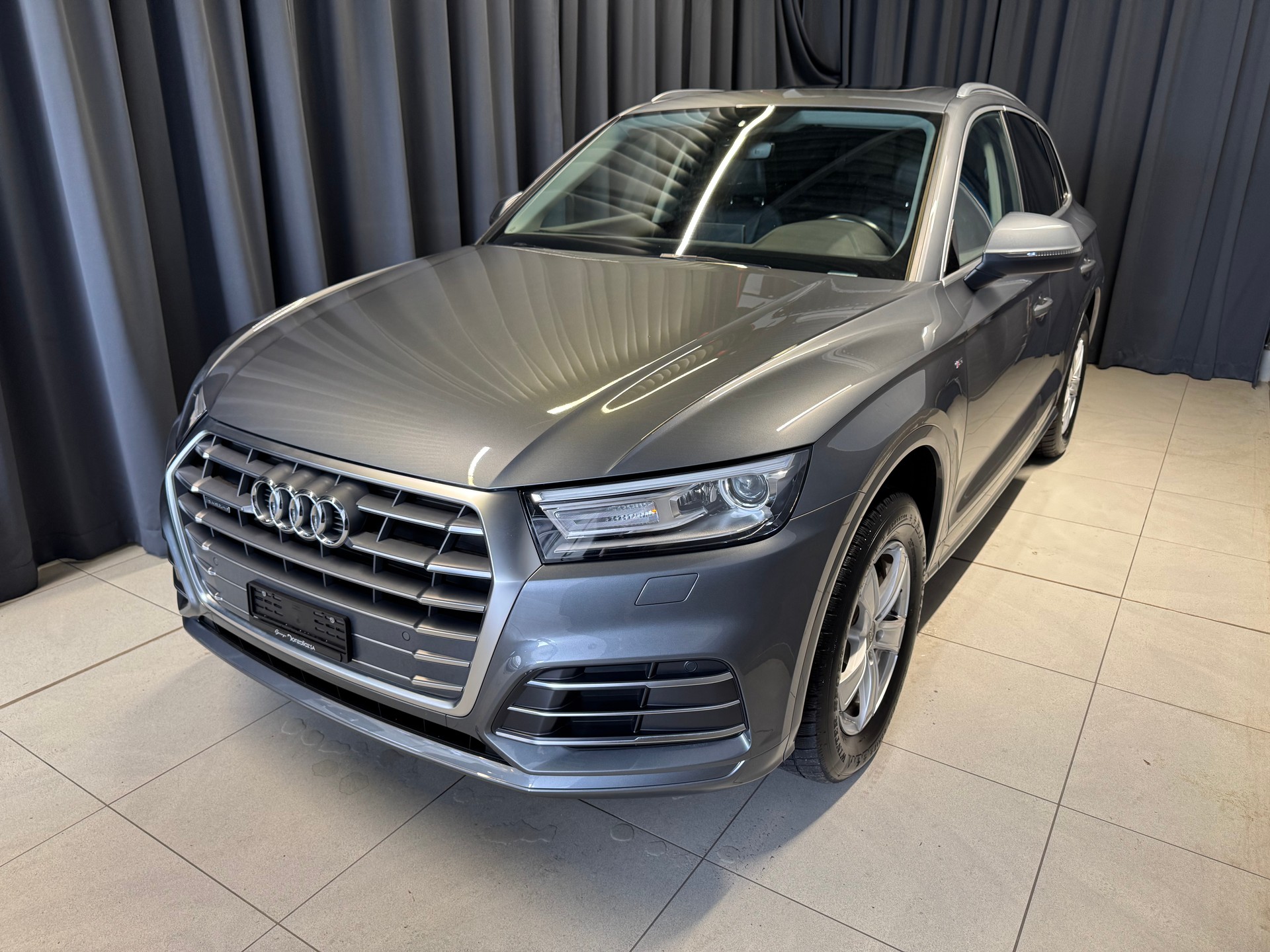 AUDI Q5 2.0 TFSI sport quattro S-tronic S-line (1)-showroom-element-2