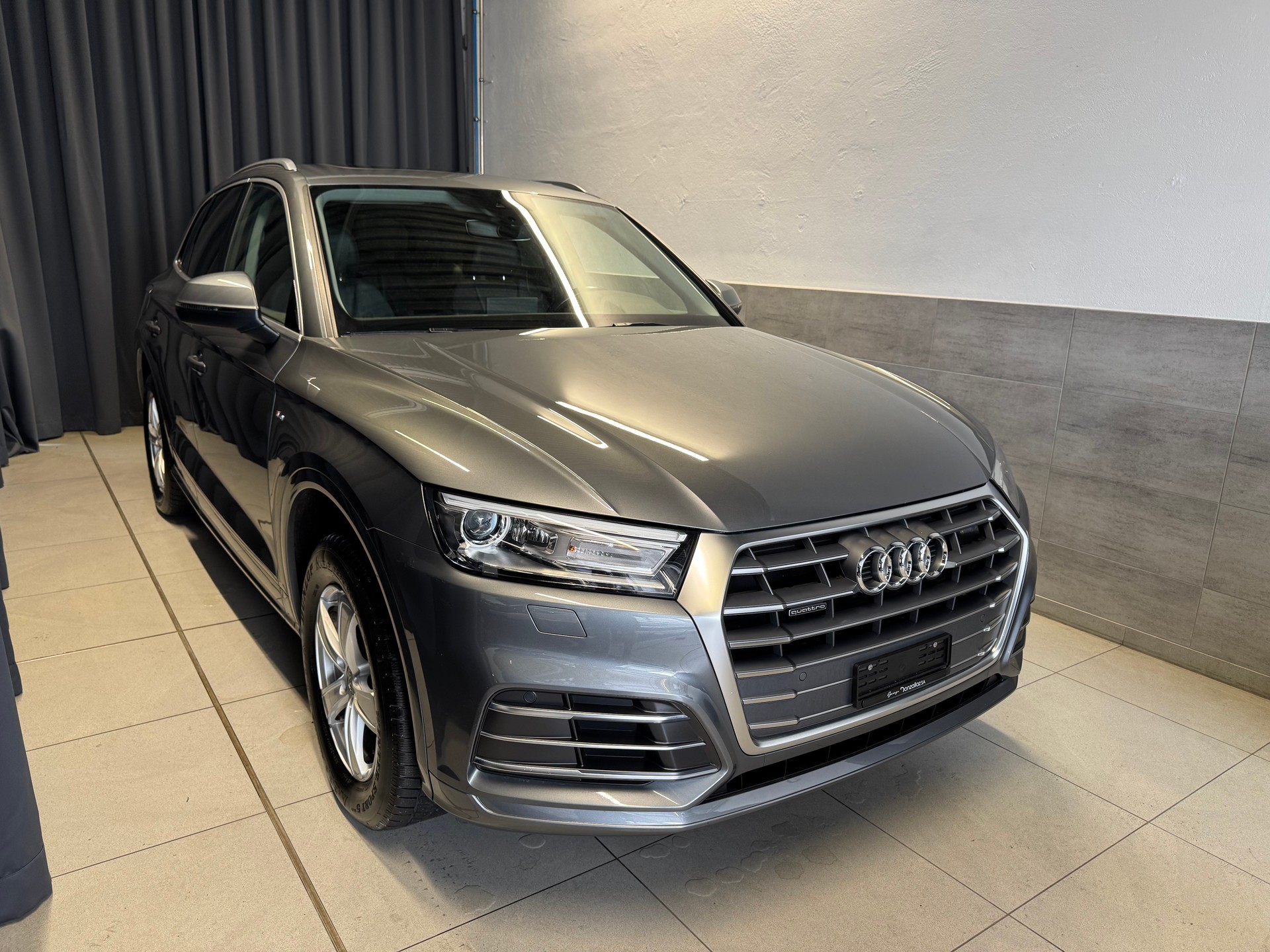 AUDI Q5 2.0 TFSI sport quattro S-tronic S-line (1)