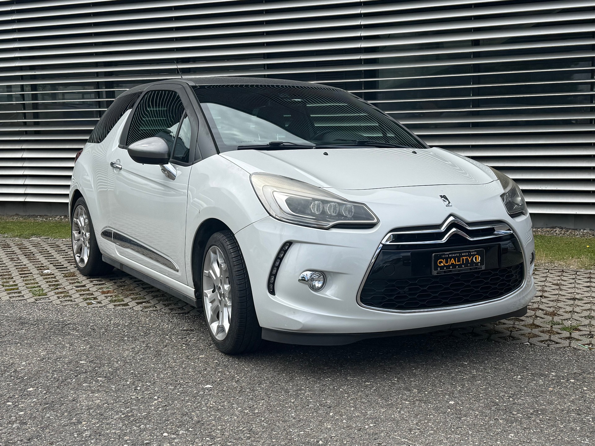 DS AUTOMOBILES DS3 1.2 VTi SO Chic-image-12