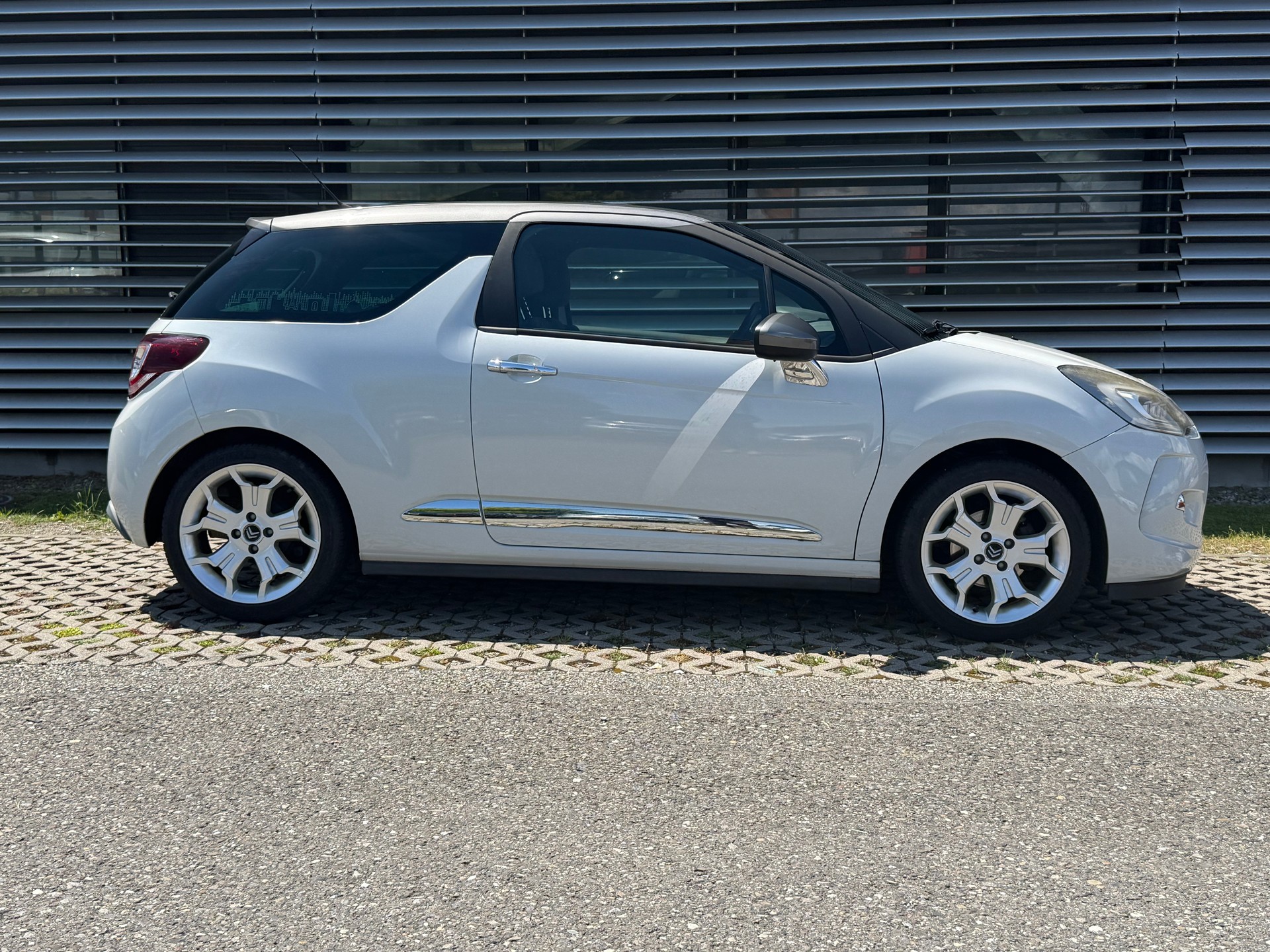 DS AUTOMOBILES DS3 1.2 VTi SO Chic-image-5