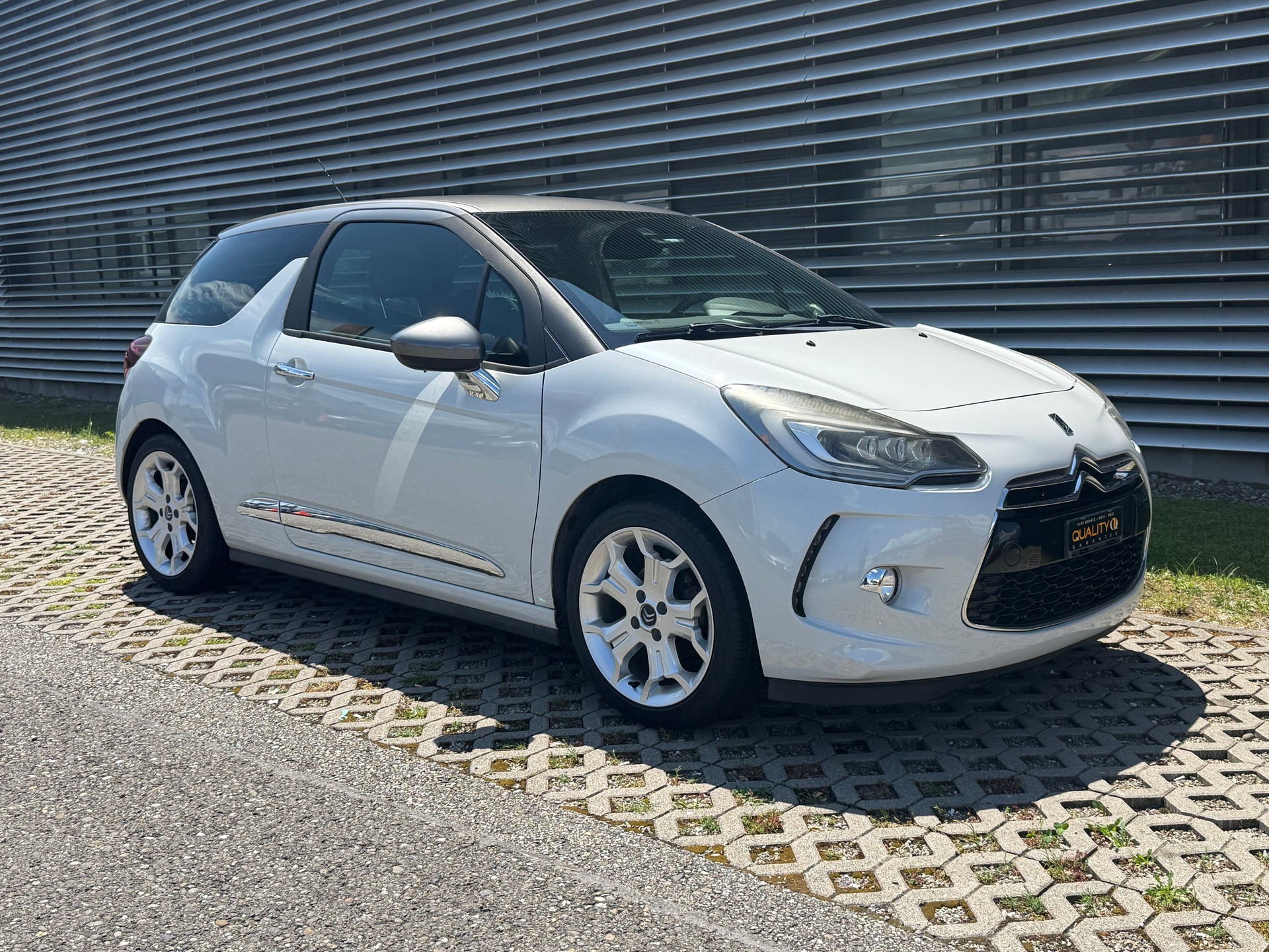 DS AUTOMOBILES DS3 1.2 VTi SO Chic-image-6