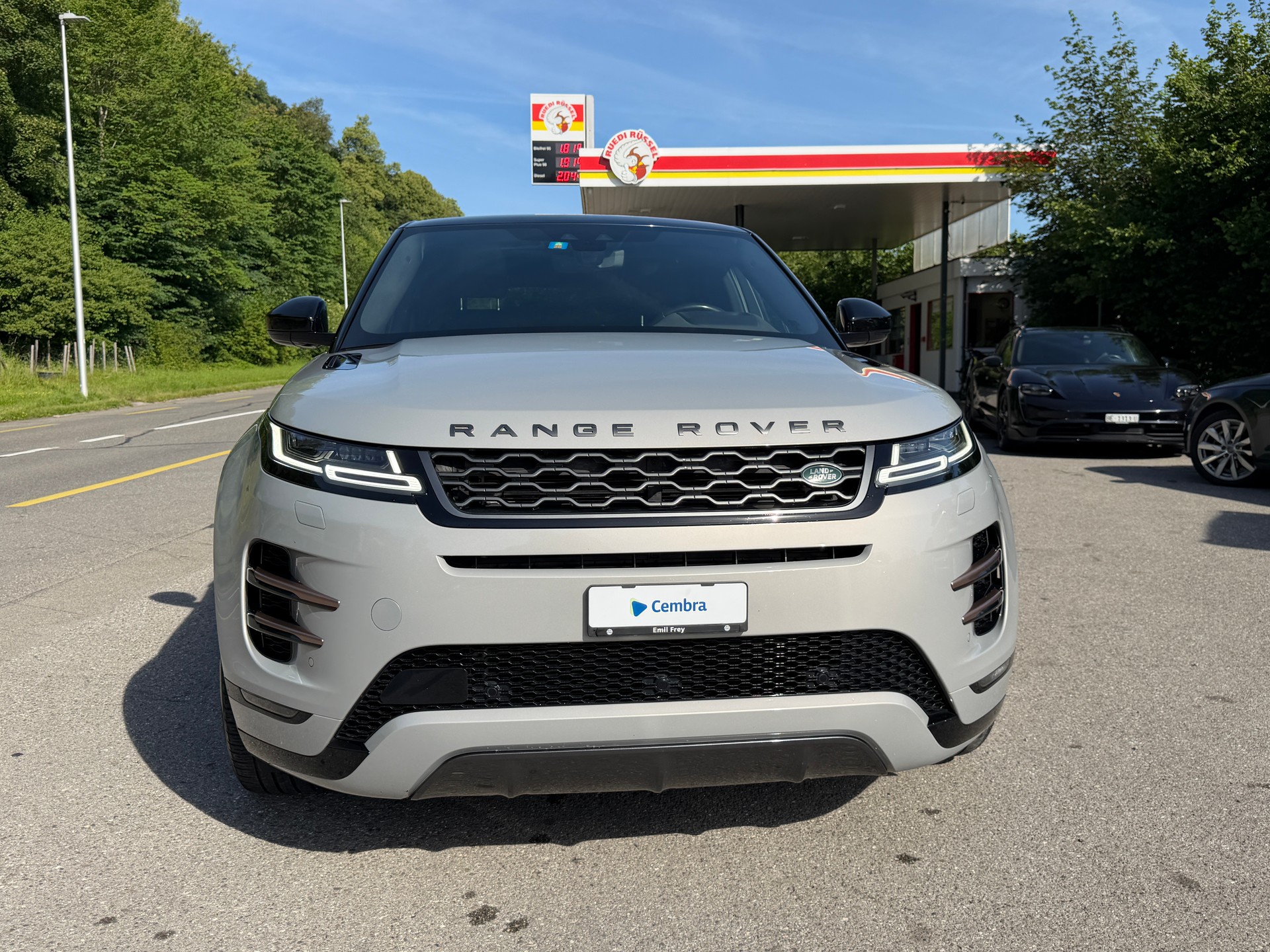 LAND ROVER Range Rover Evoque R-Dyn First Edi P 250 HSE AT9-image-8