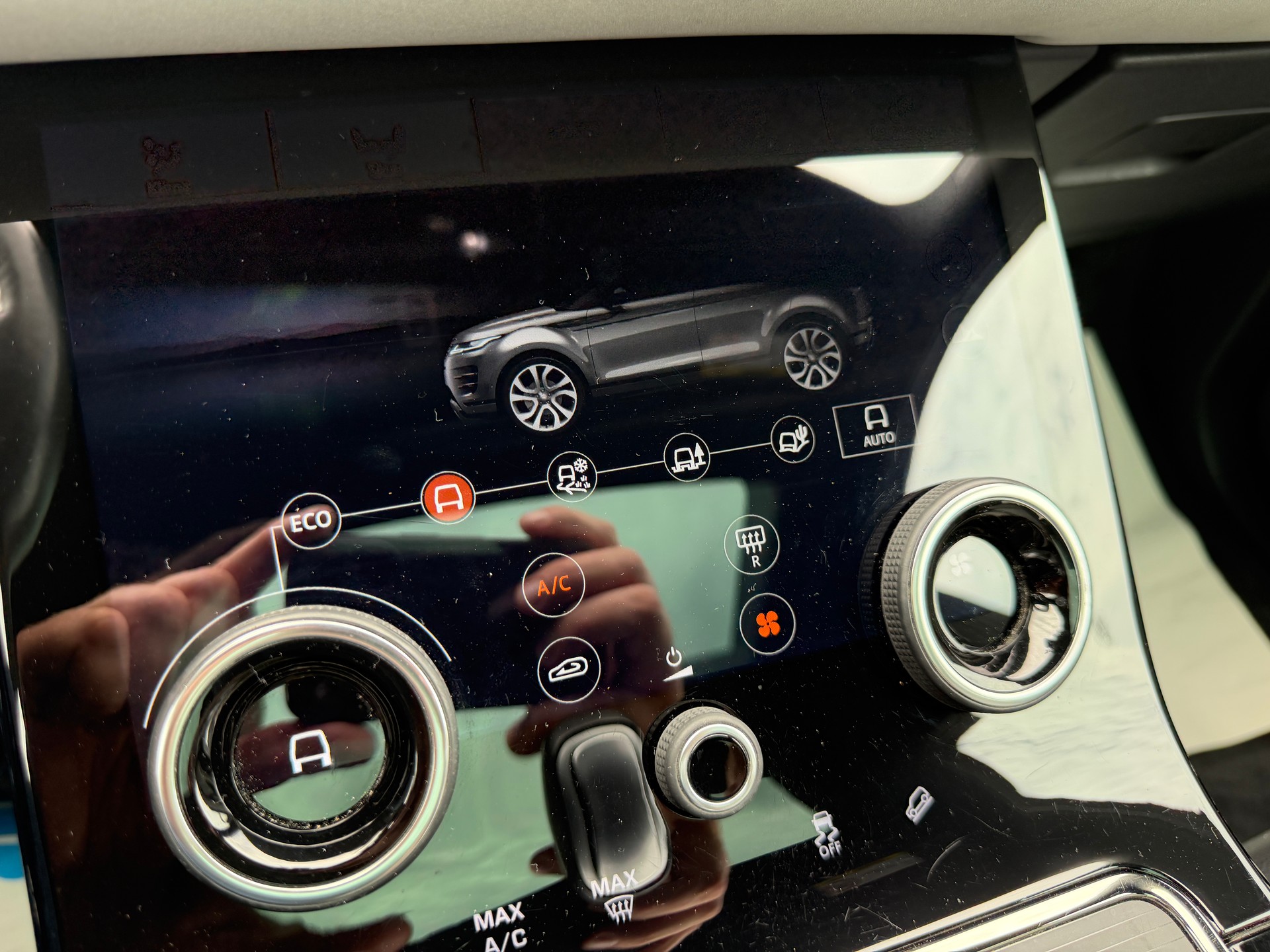 LAND ROVER Range Rover Evoque R-Dyn First Edi P 250 HSE AT9-image-13
