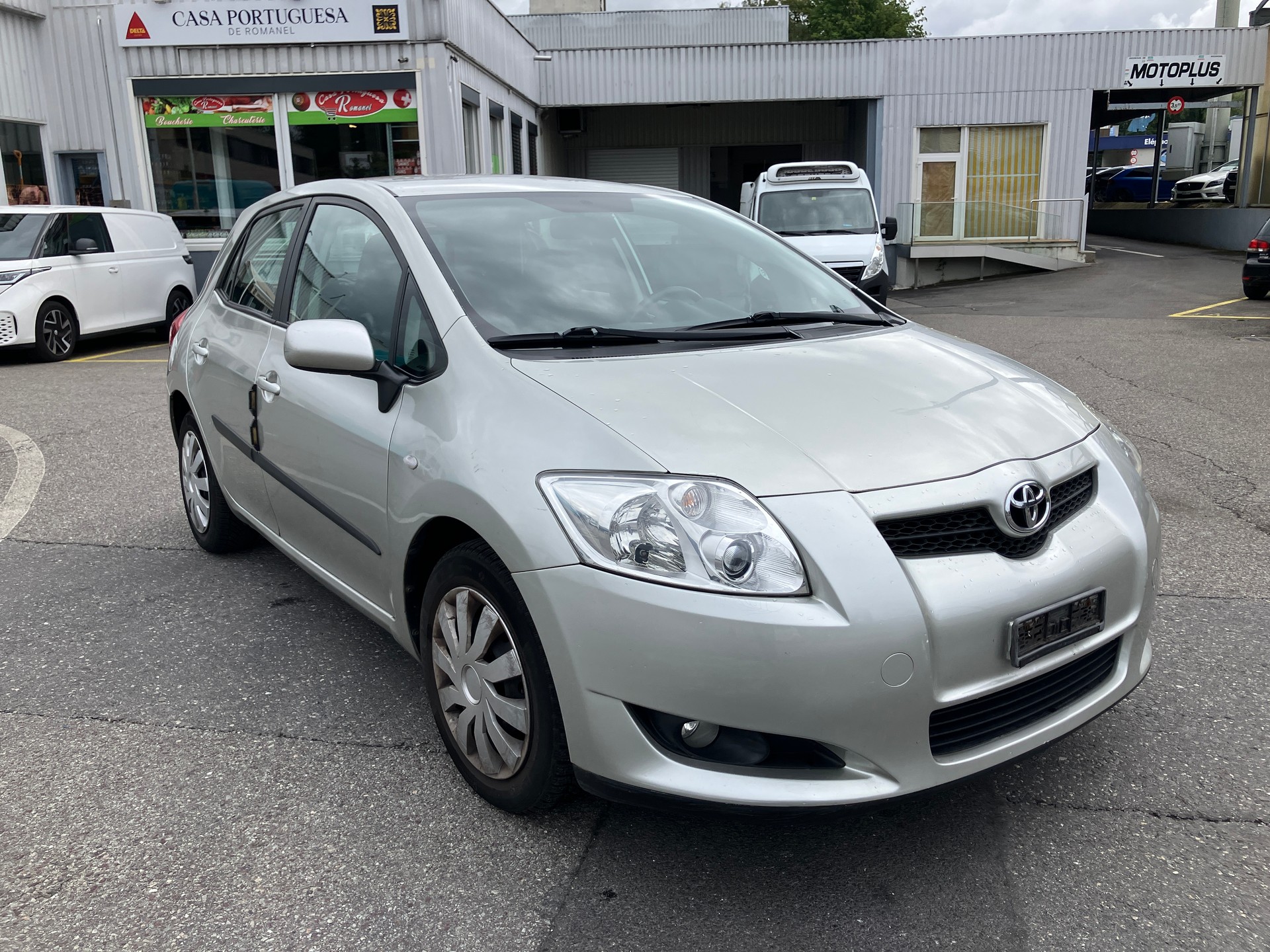 TOYOTA Auris 1.6 Linea Luna-image-2