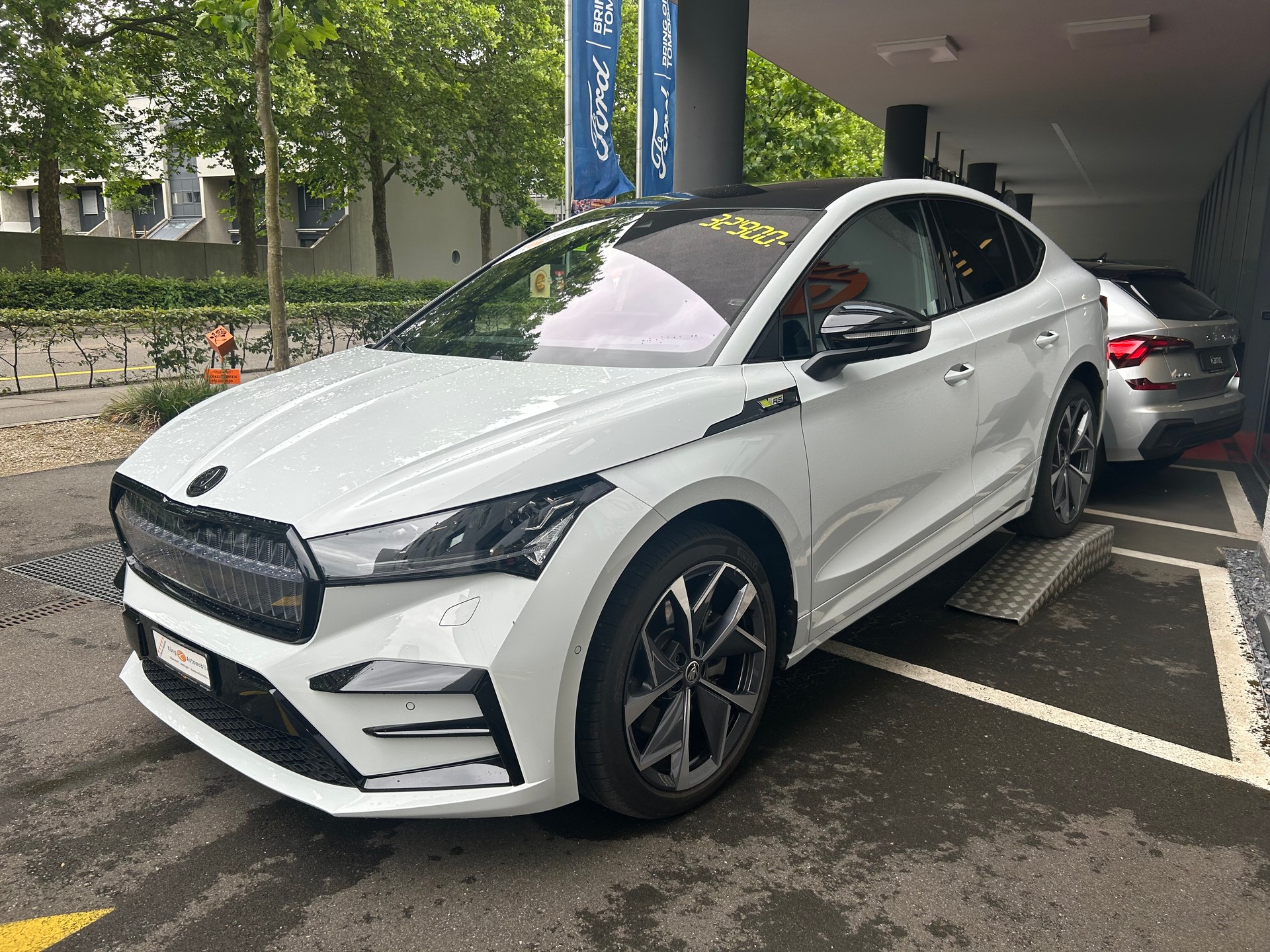 SKODA Enyaq Coupé RS iV 80 4x4-image-4