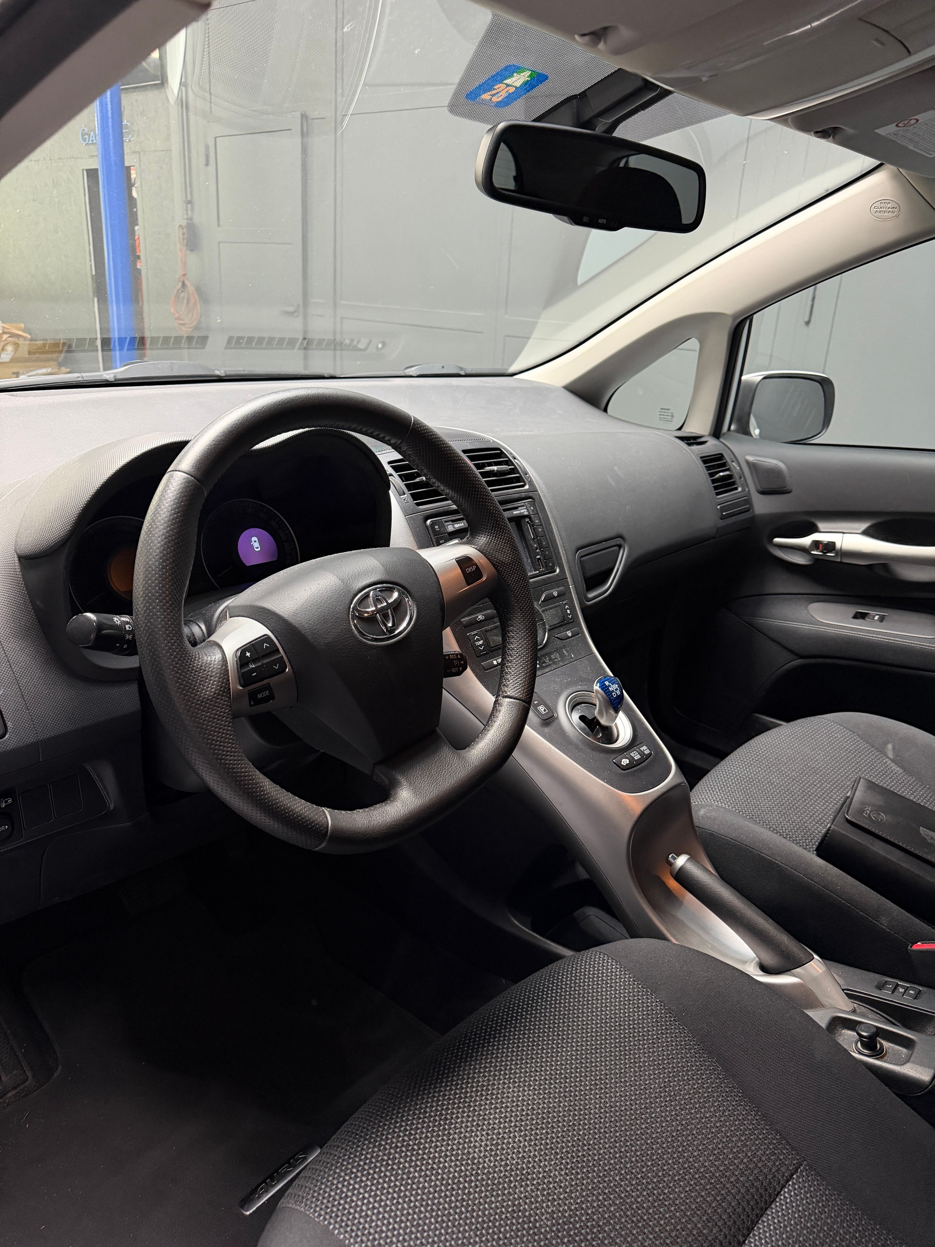 TOYOTA Auris 1.8 16V HSD Linea Sol Premium-image-4