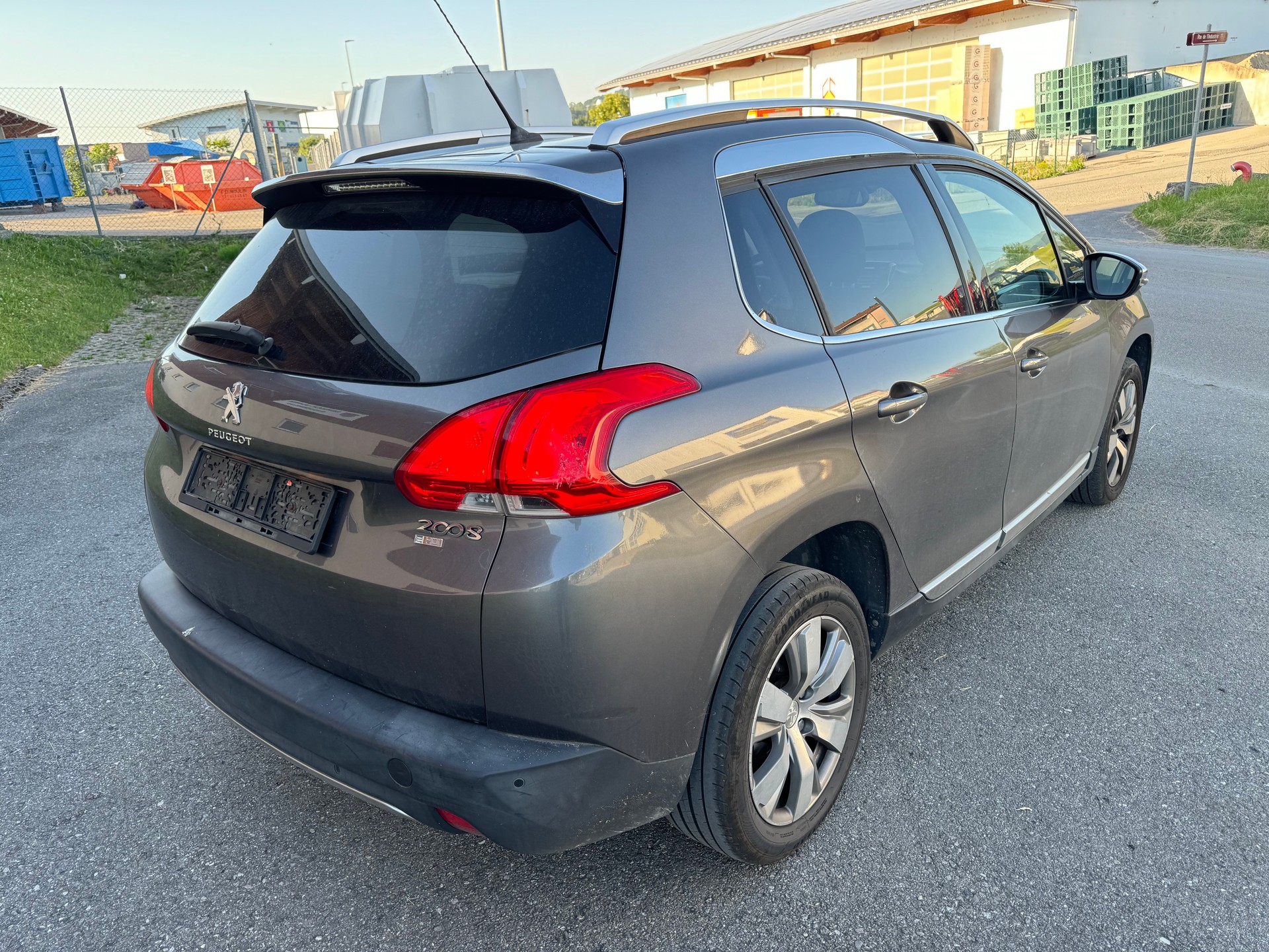 PEUGEOT 2008 1.6 e-HDi Allure EGS6-image-3
