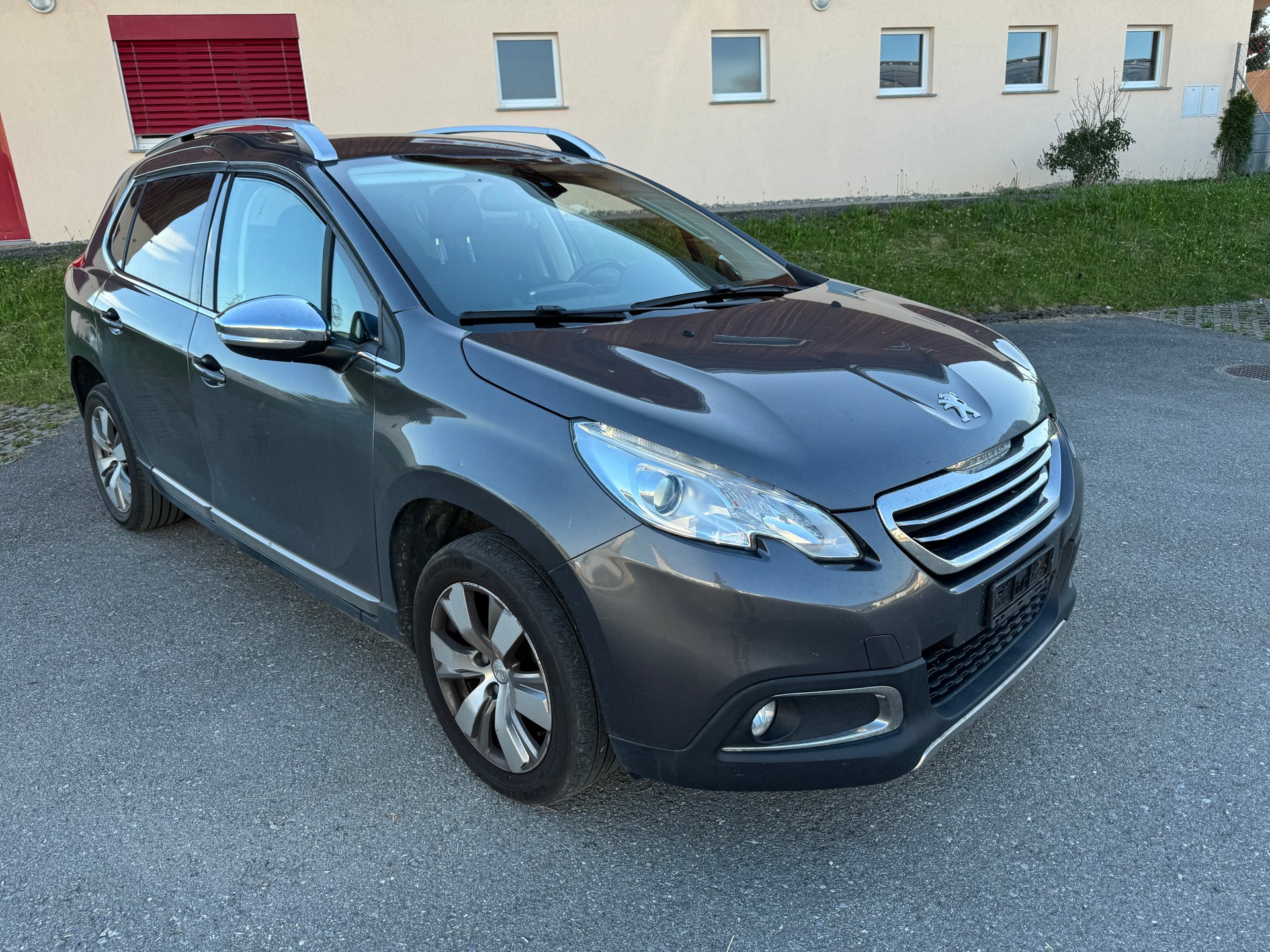 PEUGEOT 2008 1.6 e-HDi Allure EGS6-image-2