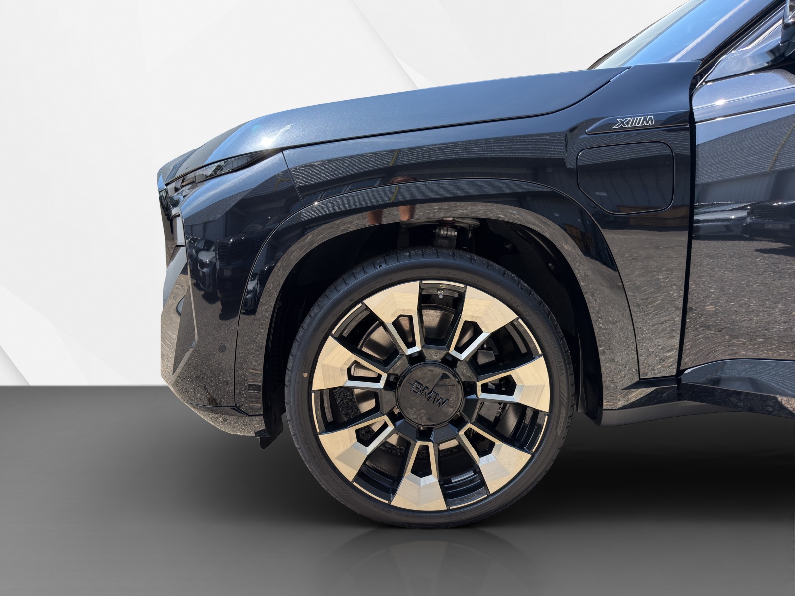BMW XM xDrive 50e PHEV-image-10