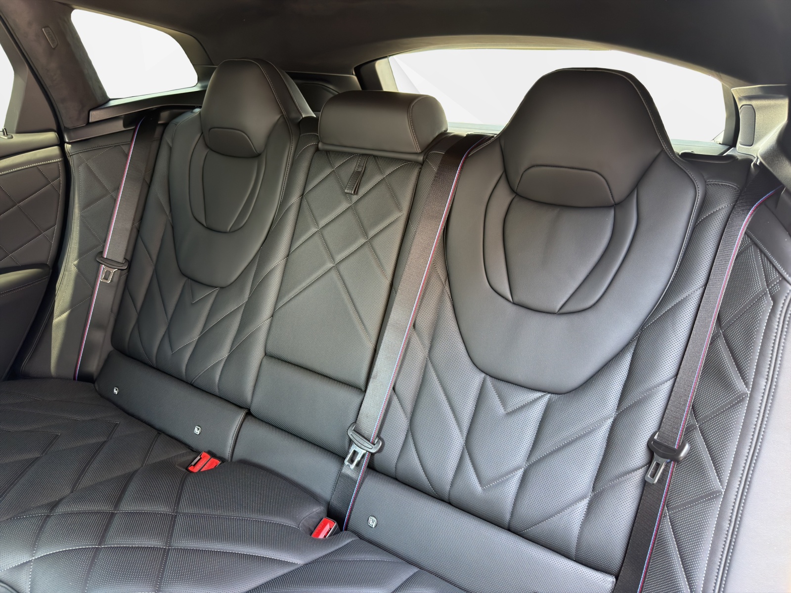 BMW XM xDrive 50e PHEV-image-18