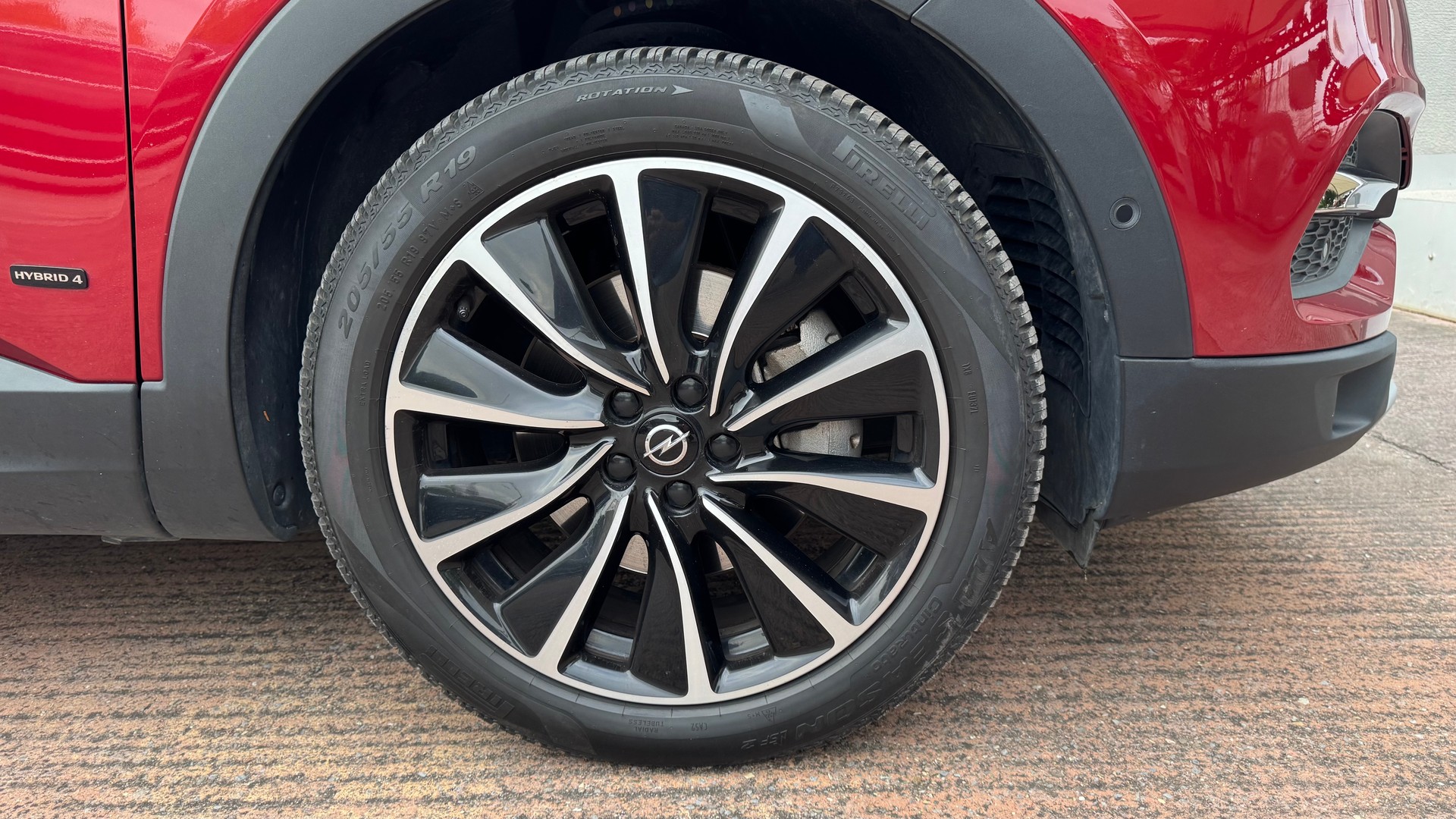 OPEL Grandland X 1.6 Hybrid4 Ultimate Automatik-image-5