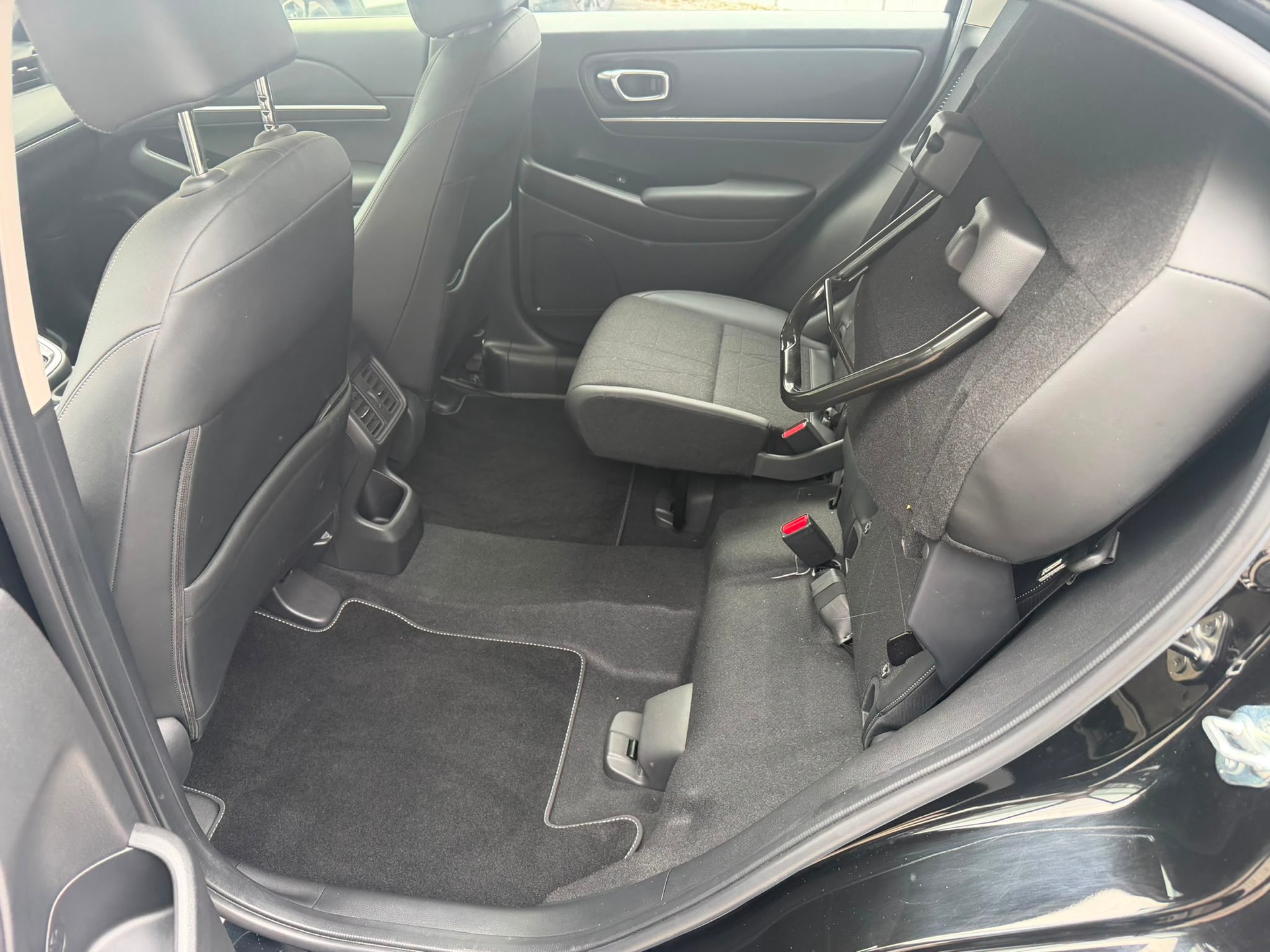 HONDA HR-V 1.5i-MMD Advance CVT-image-12