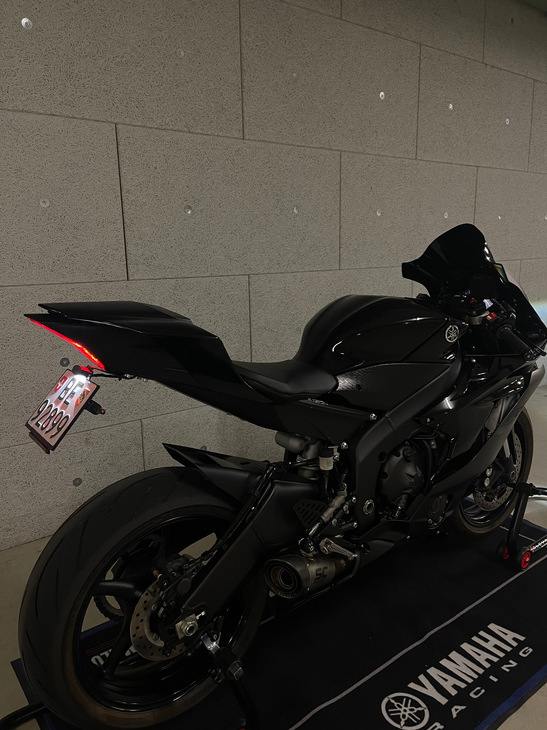 YAMAHA YZF-R6-image-1