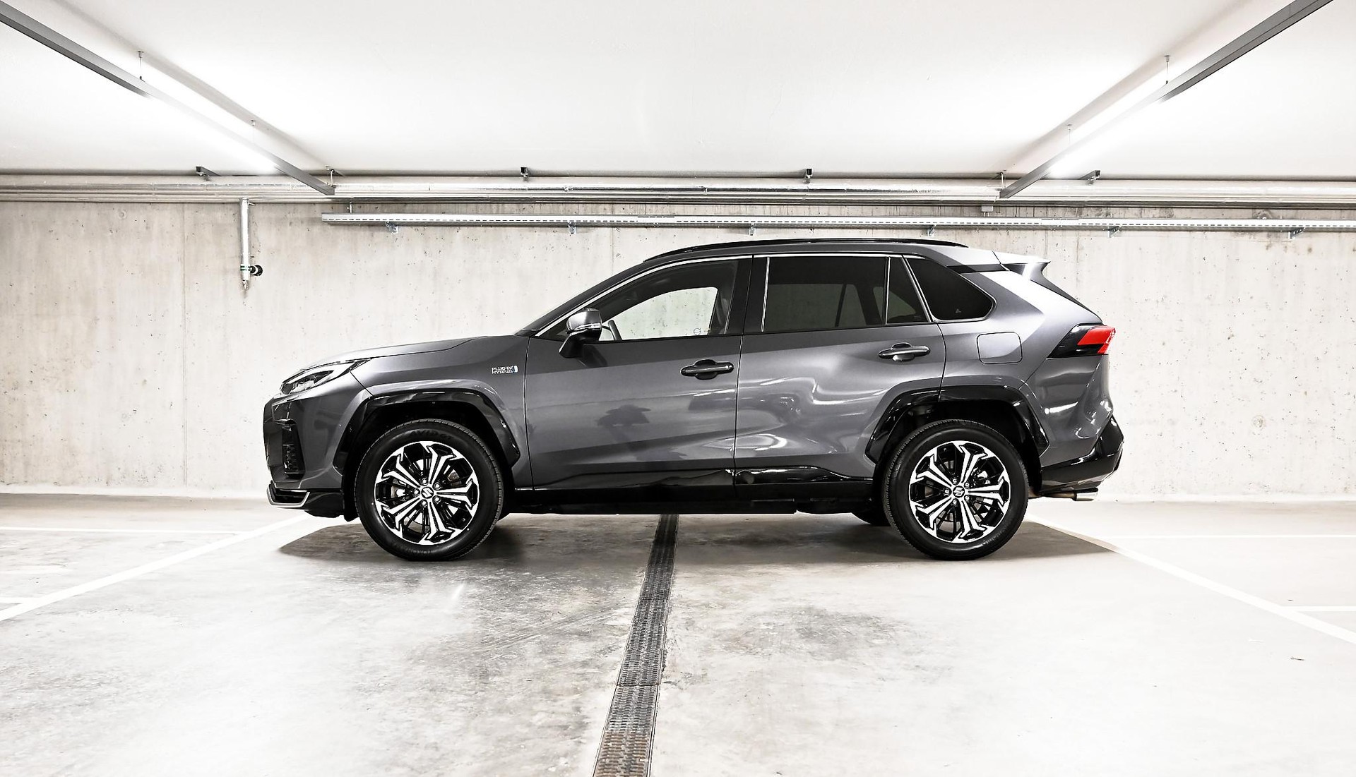 SUZUKI Across 2.5 PHEV Compact Top 4x4-showroom-element-3
