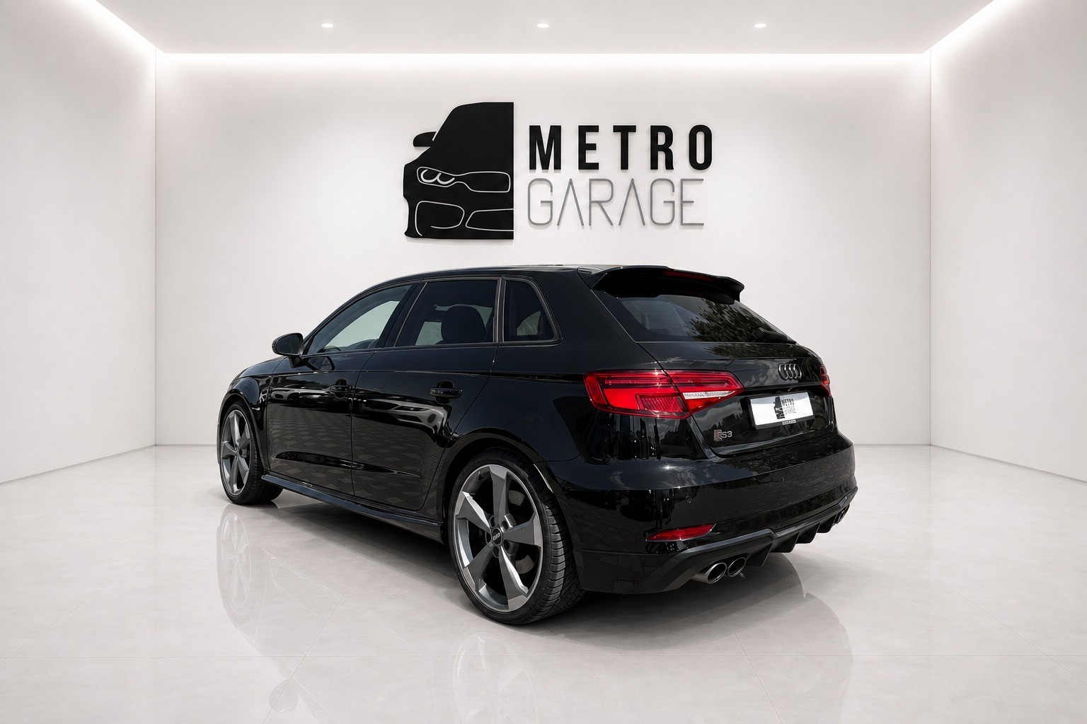 AUDI S3 Sportback 2.0 TFSI quattro S-tronic-showroom-element-2