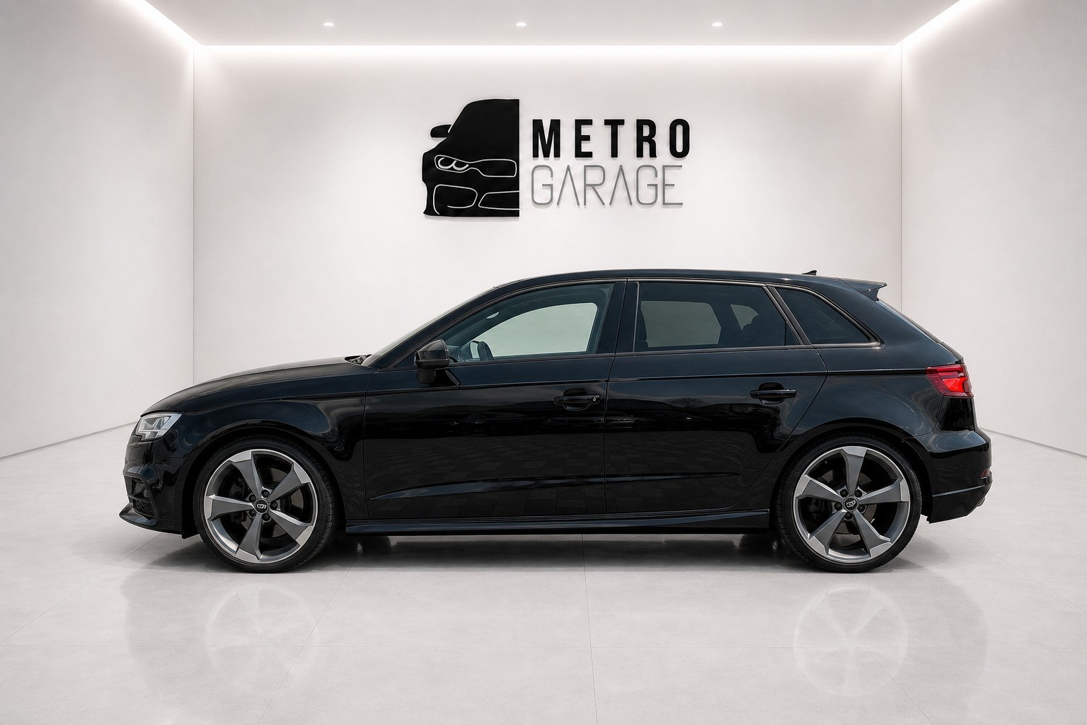 AUDI S3 Sportback 2.0 TFSI quattro S-tronic-showroom-element-1