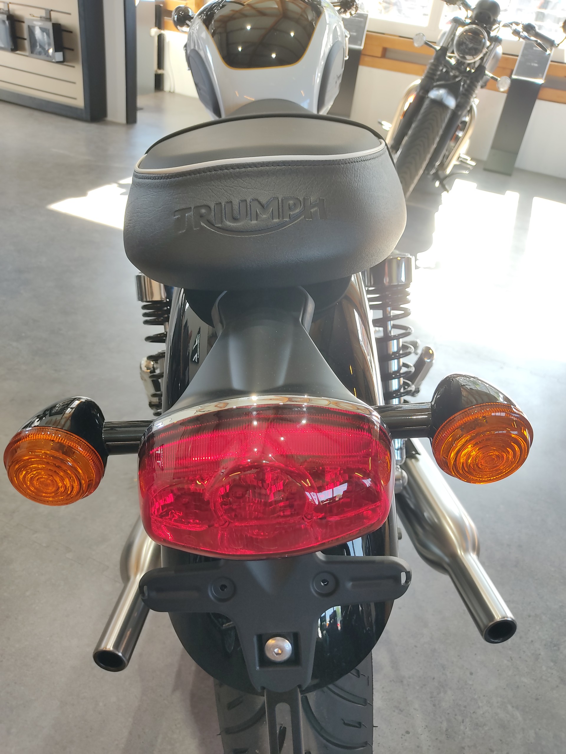 TRIUMPH Bonneville 900 T 100-image-9