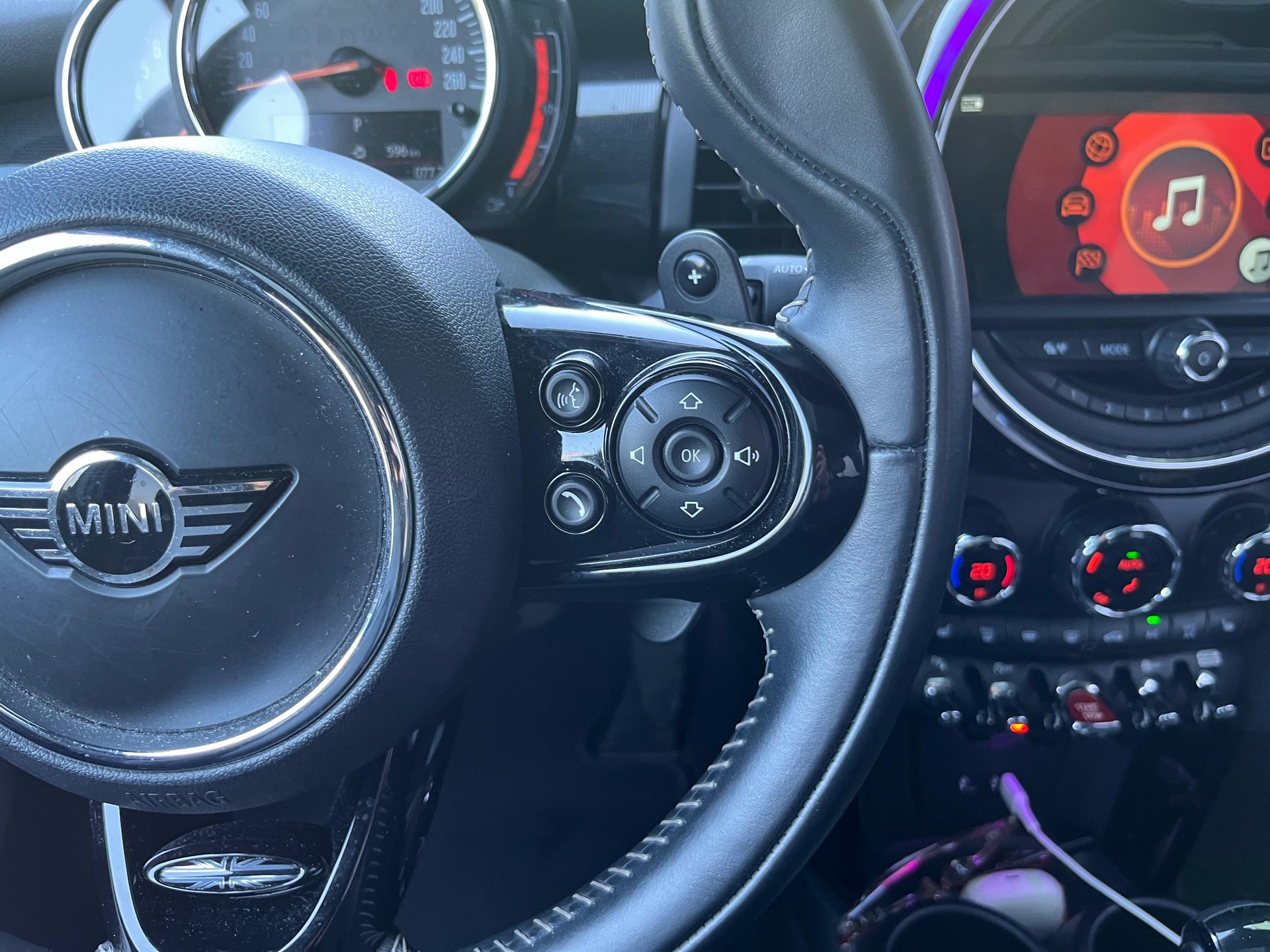MINI Cooper S Steptronic DKG 5 portes-image-15