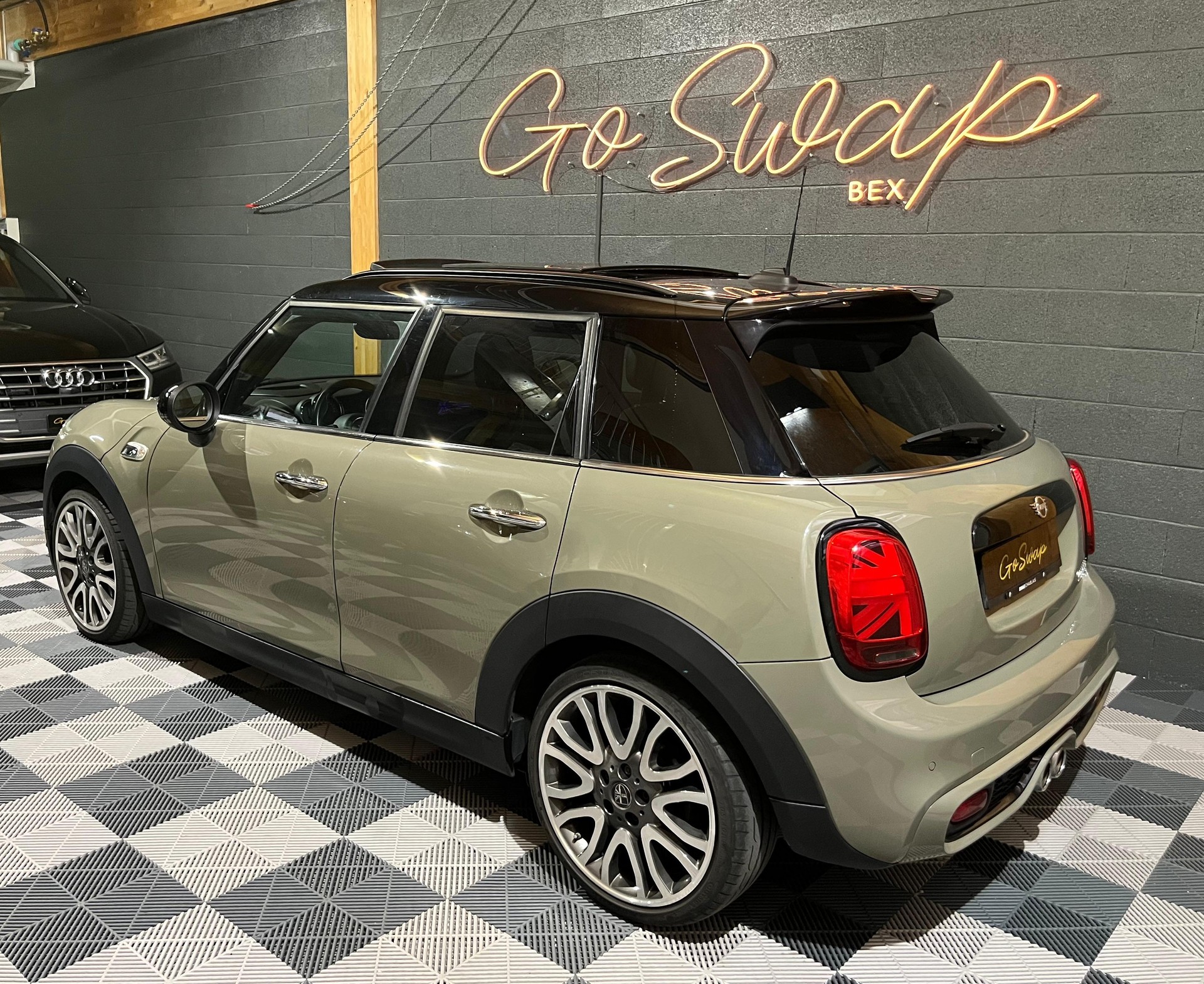 MINI Cooper S Steptronic DKG 5 portes-image-7
