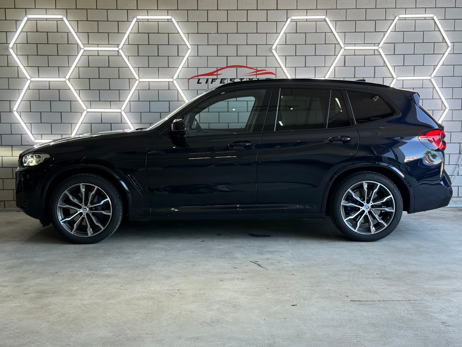 BMW X3 M40i Travel-image-1